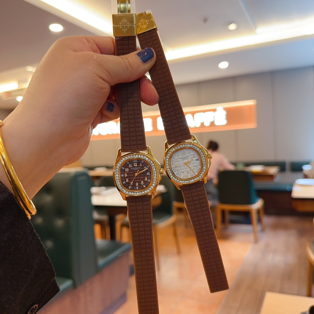 Elegant Women’s Watch with Gold Shell and Stainless Steel Style - 图片 3