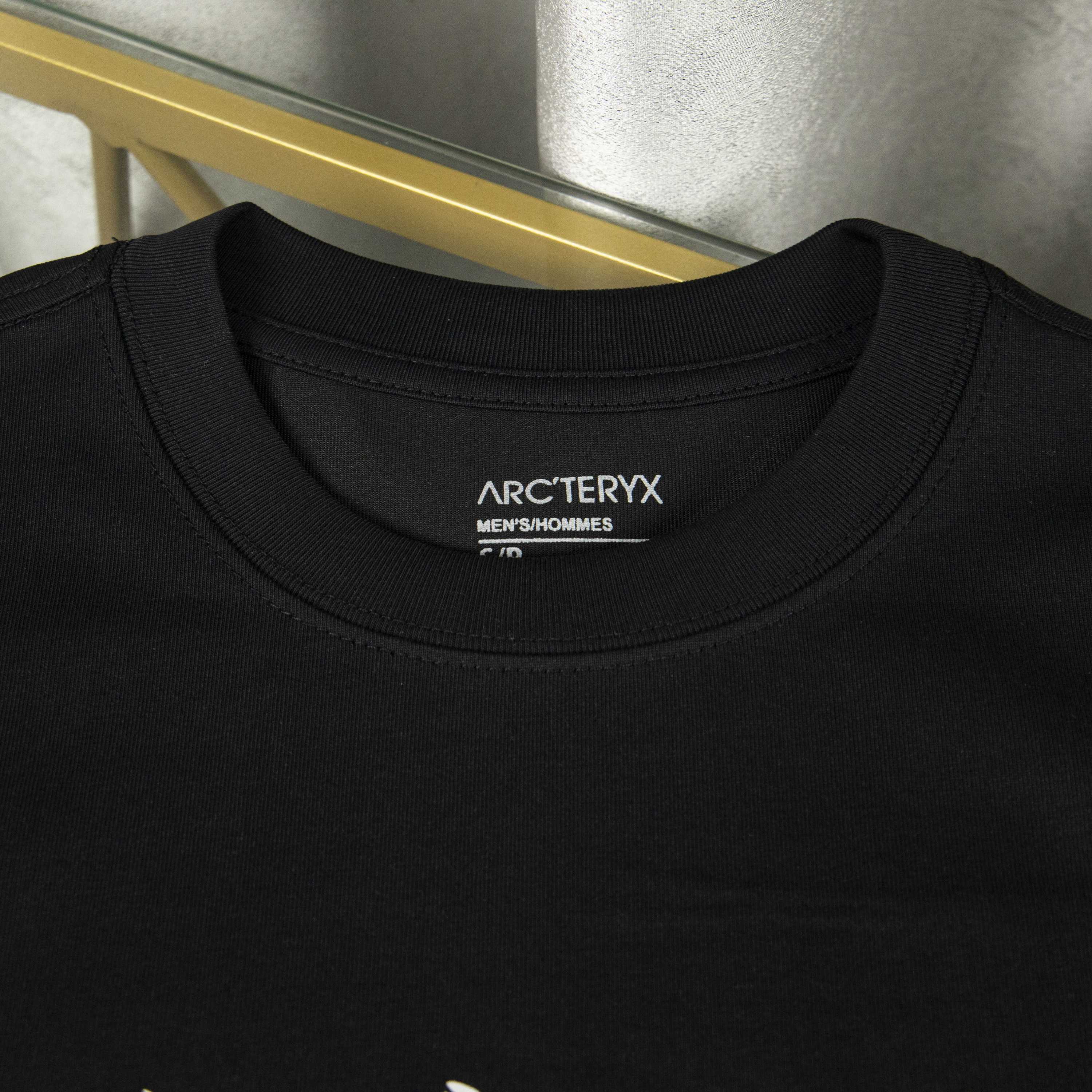 Arcteryx 2025FW Camiseta de Manga Corta con Logo Frontal para Hombre y Mujer 7 a1742920483526 5741