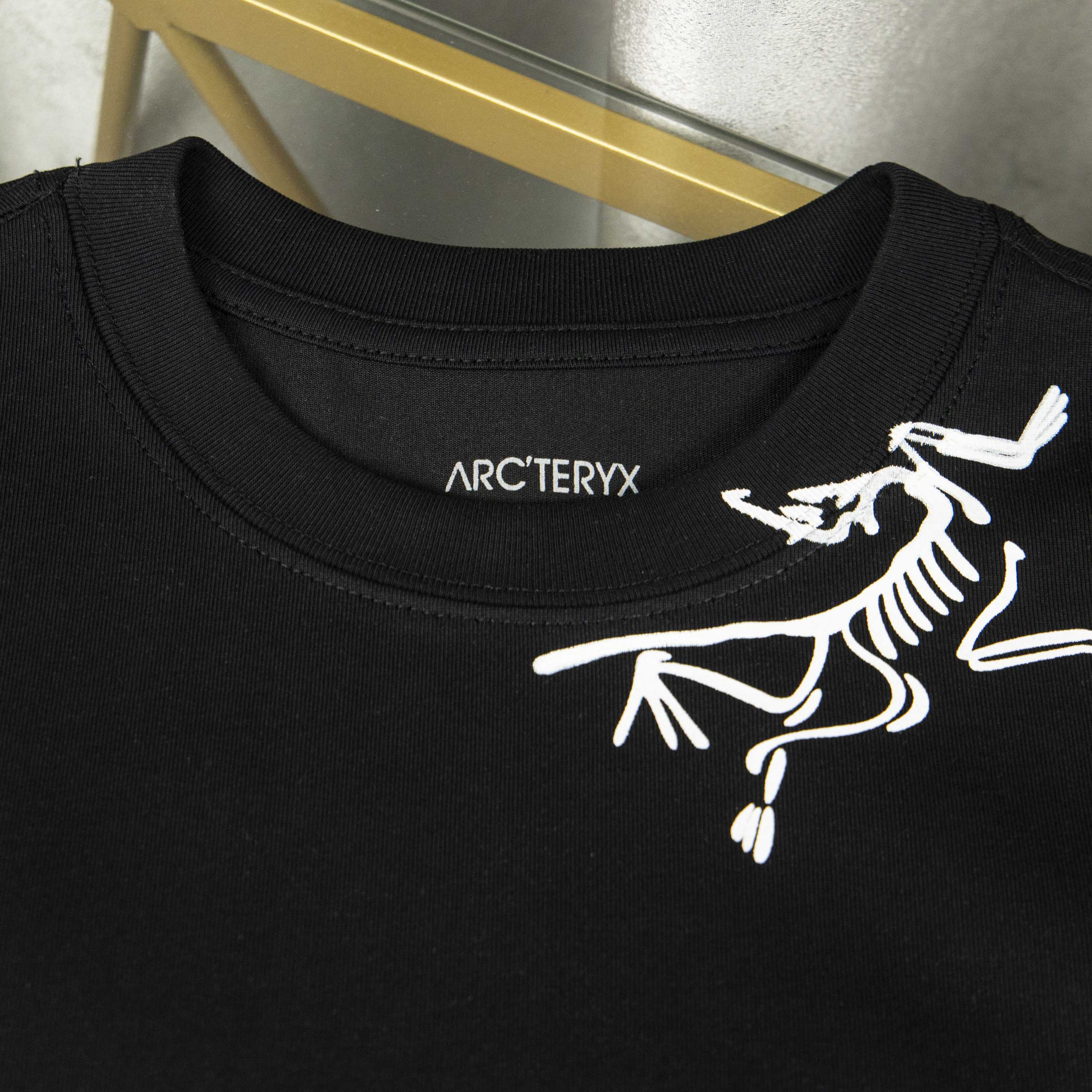 Arcteryx 2025FW Camiseta de Manga Corta con Logo Estampado - Unisex 5 a1742921705402 0033