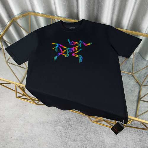 Arc'teryx 2025FW Short Sleeve T-Shirt with Gradient Logo - Unisex Design 1 Arc'teryx 2025FW Short Sleeve T-Shirt with Gradient Logo - Unisex Design