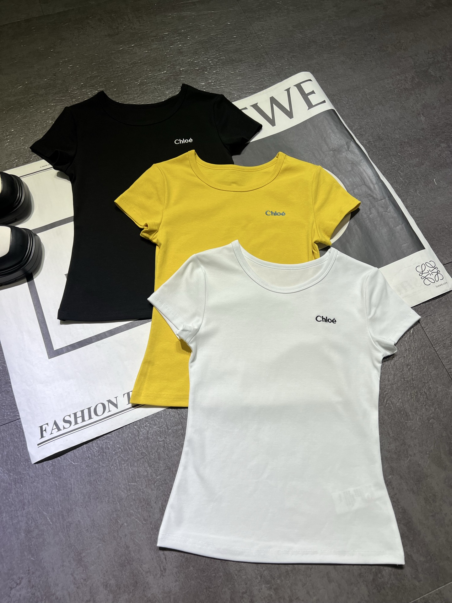 High-End Women’s Outfits with Chloe Designer’s Pop-Up T-Shirt: Super Quality and Fashion - 图片 6