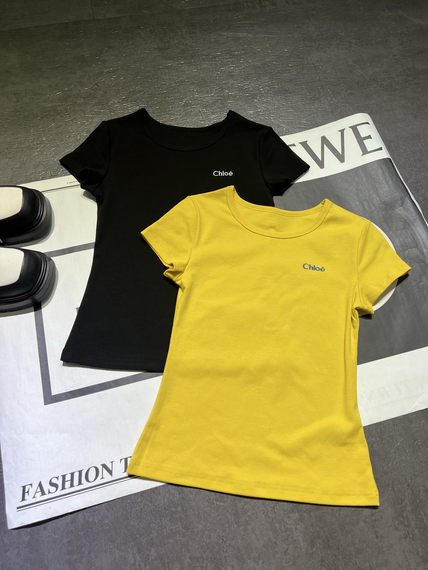 High-End Women’s Outfits with Chloe Designer’s Pop-Up T-Shirt: Super Quality and Fashion - 图片 3