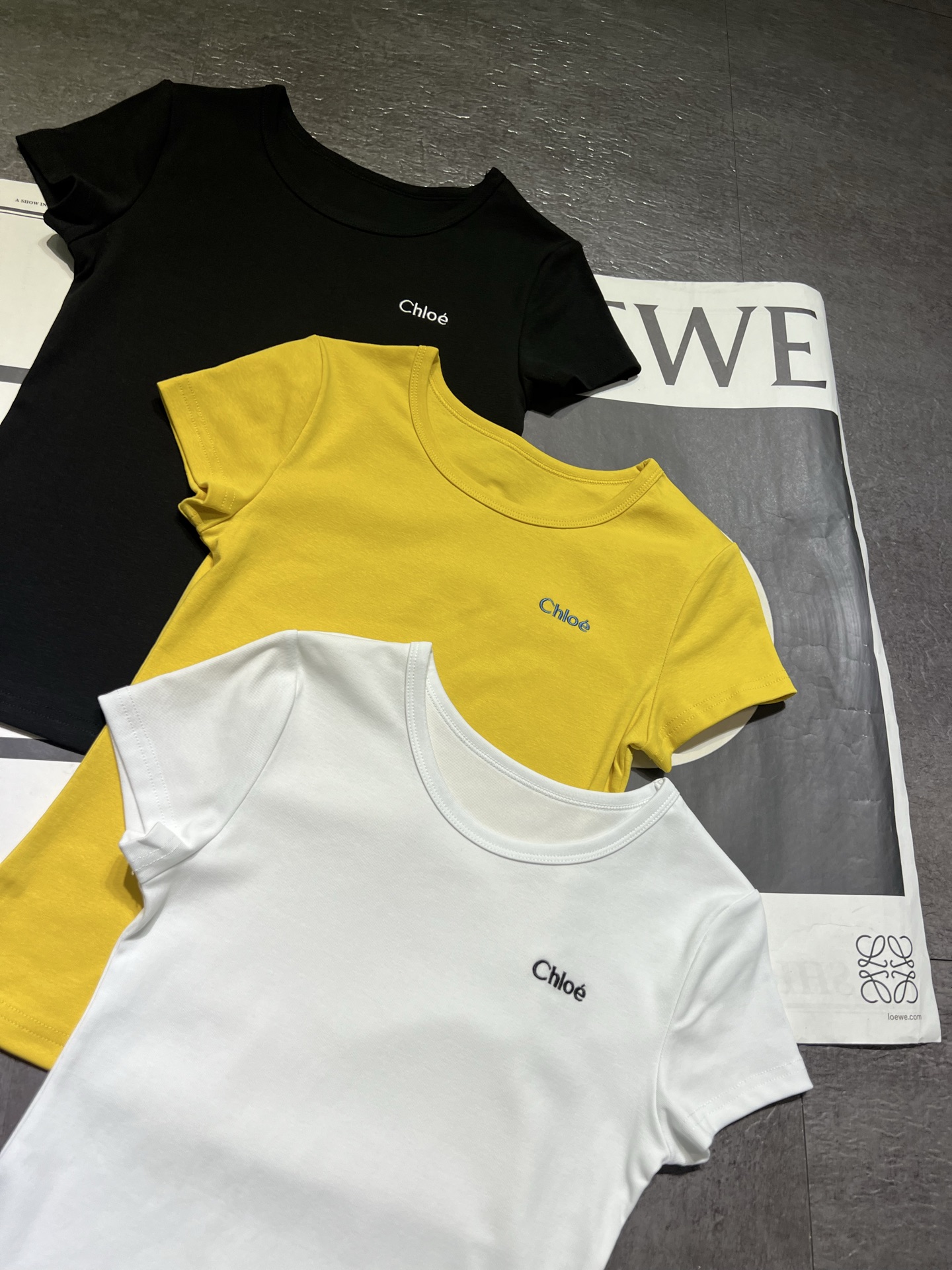 High-End Women’s Outfits with Chloe Designer’s Pop-Up T-Shirt: Super Quality and Fashion - 图片 2