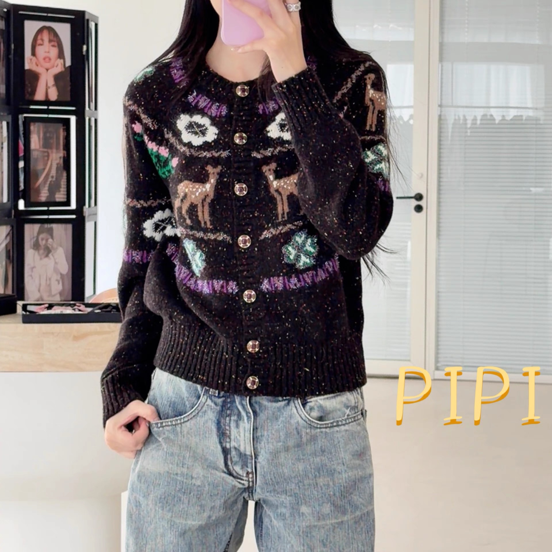 NO:608643,Style number G25112058 CHANE* new high version hot model recommended for Christmas!  Fragrant Grandma's ski series blingbling flash silk braided button placket round neck long sleeve short cardigan top!  Apricot white, navy blue, dark brown, 36.38.40 (size 38 bust 90, raglan sleeve length 73, dress length 58) hair,,chanel,alexander wang19860909款号G25112058 CHANE*新款 高版本爆款圣诞推荐入！香奶奶家滑雪系列blingbling闪丝编织系扣门襟圆领长袖短款开衫上衣！杏白色、藏青色、深咖色、36.38.40（38码胸围90,连肩袖长73,衣长58）发,,chanel,alexander wang,Women's clothing