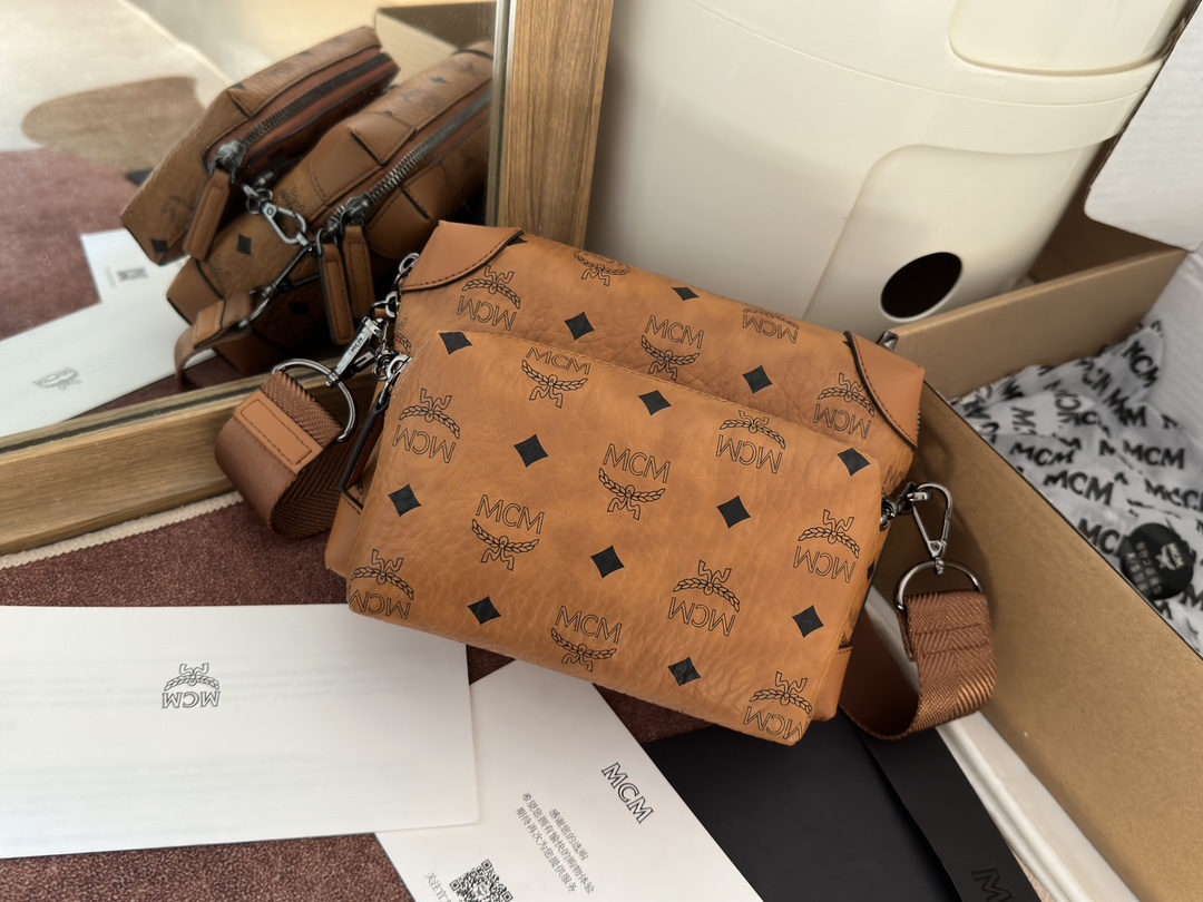 MCM 2024新品 KLASSIK VISETOS多功能斜挎包
