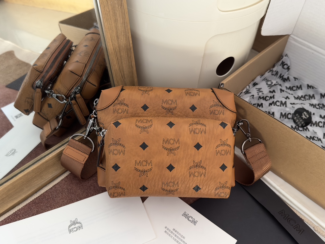 MCM 2024新品 KLASSIK VISETOS多功能斜挎包