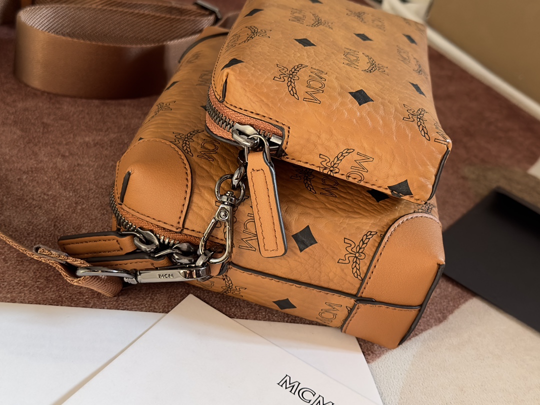 MCM 2024新品 KLASSIK VISETOS多功能斜挎包