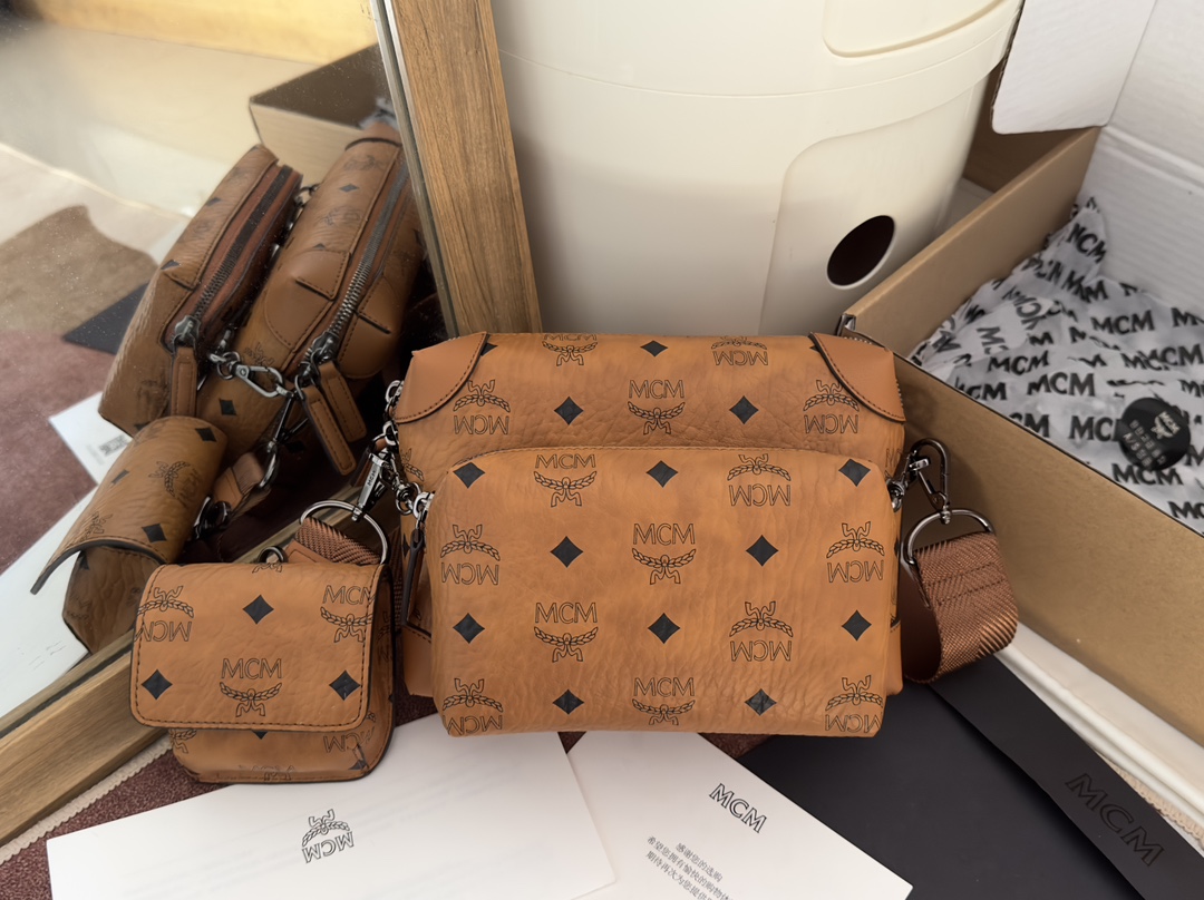 MCM 2024新品 KLASSIK VISETOS多功能斜挎包
