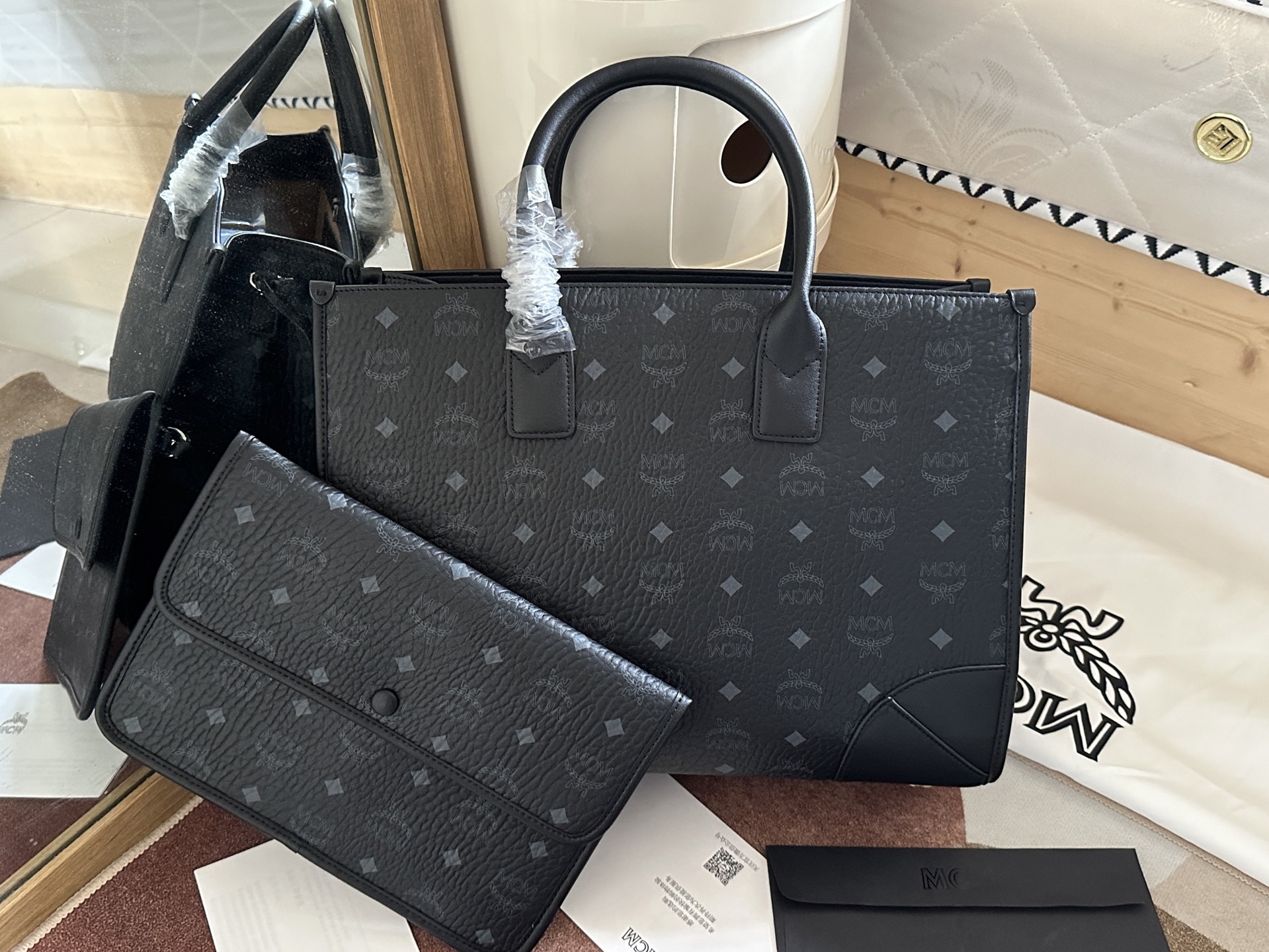 MCM München 👜 Visetos👋 🐂 :pvc : :14.5x37.5x27cm Pochette