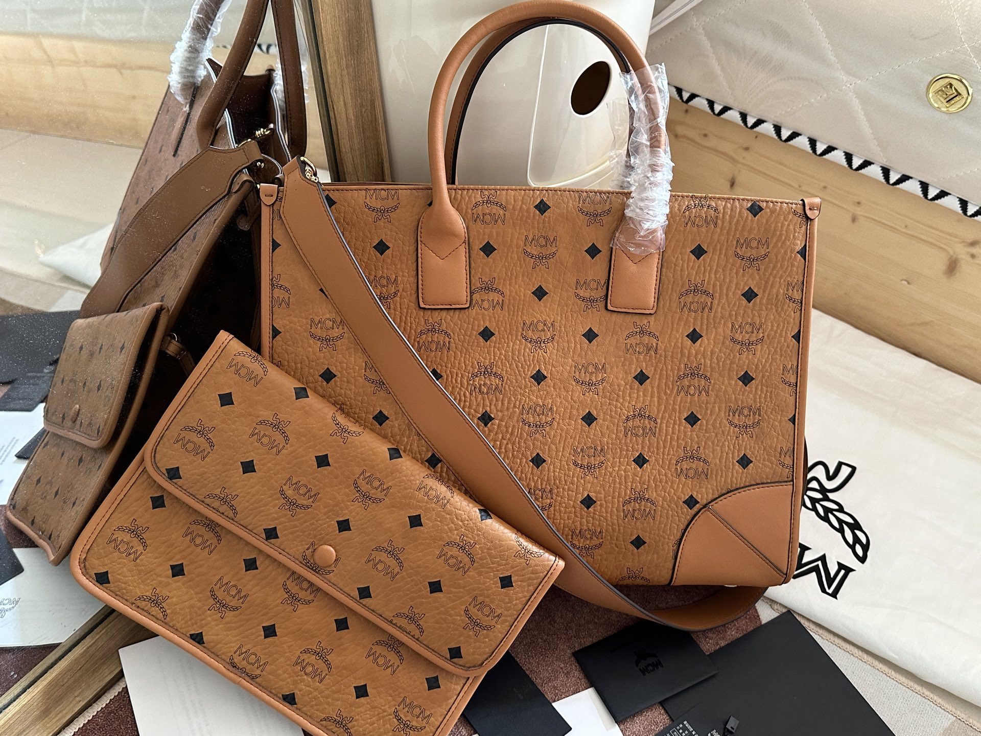 MCM München 👜 Visetos👋 🐂 :pvc : :14.5x37.5x27cm Pochette