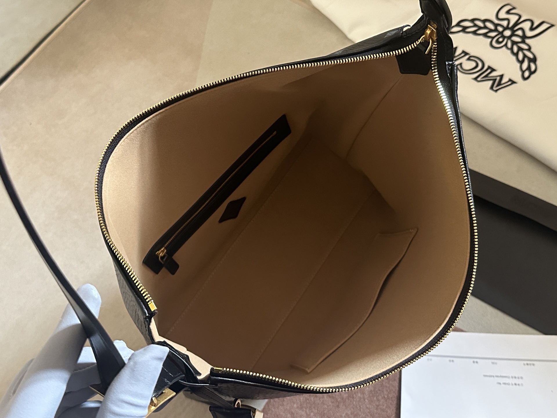 MCM ‍ MCM ‍ 牛角包Aren Visetos Hobo肩背包