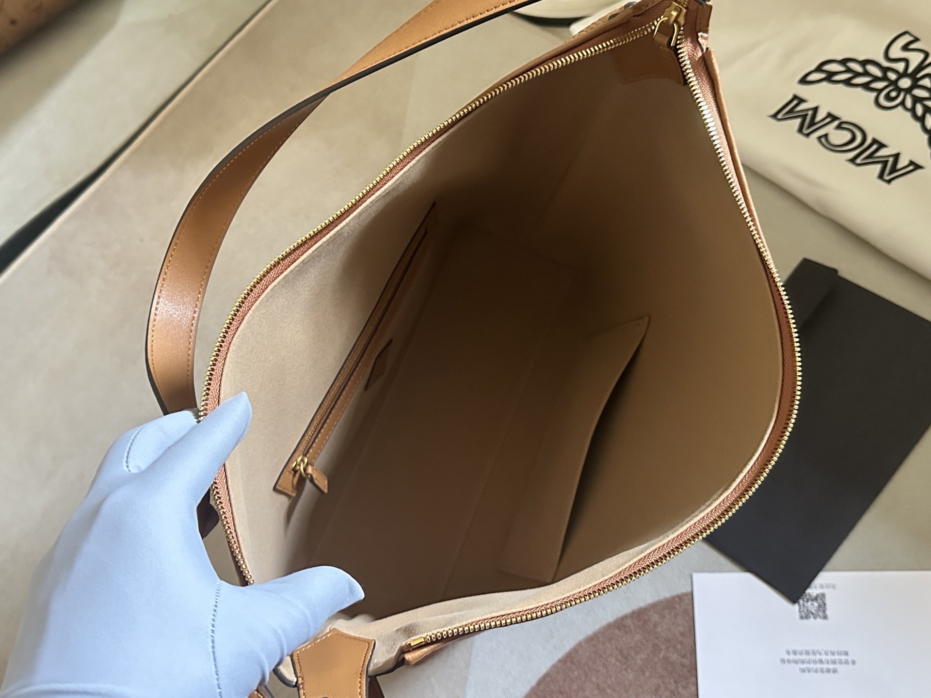 MCM ‍ MCM ‍ 牛角包Aren Visetos Hobo肩背包
