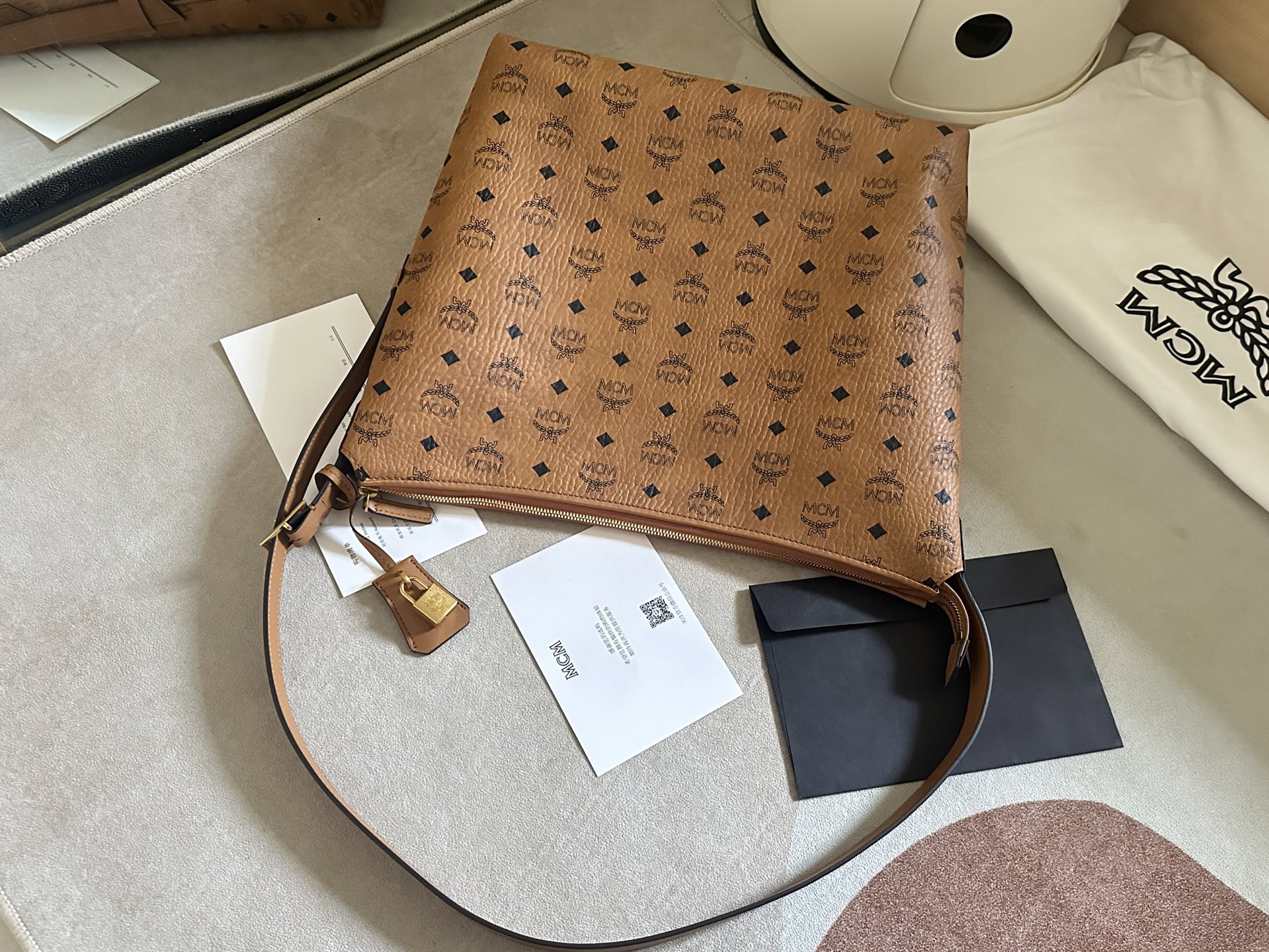MCM ‍ MCM ‍ 牛角包Aren Visetos Hobo肩背包