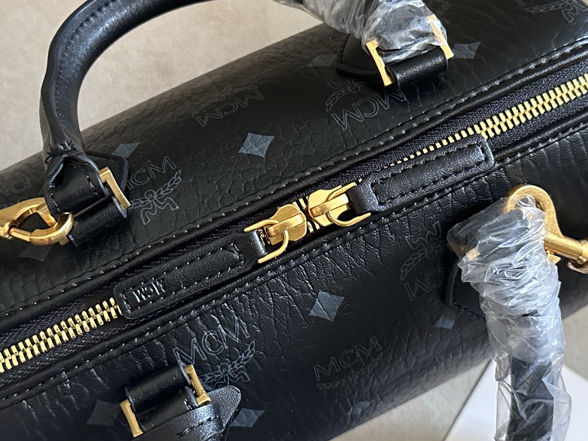 MCM ～ MCM 新款 Visetos波士顿包