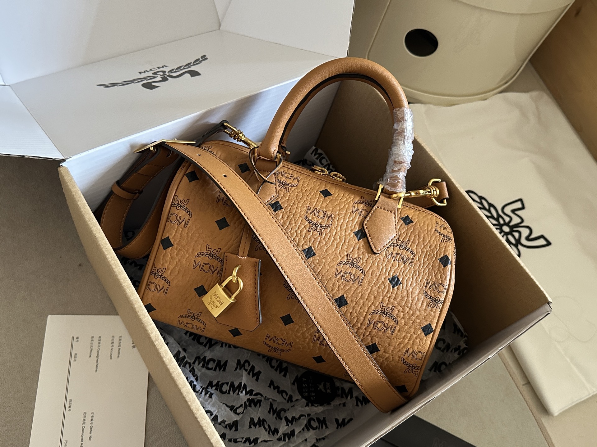 MCM ～ MCM 新款 Visetos波士顿包