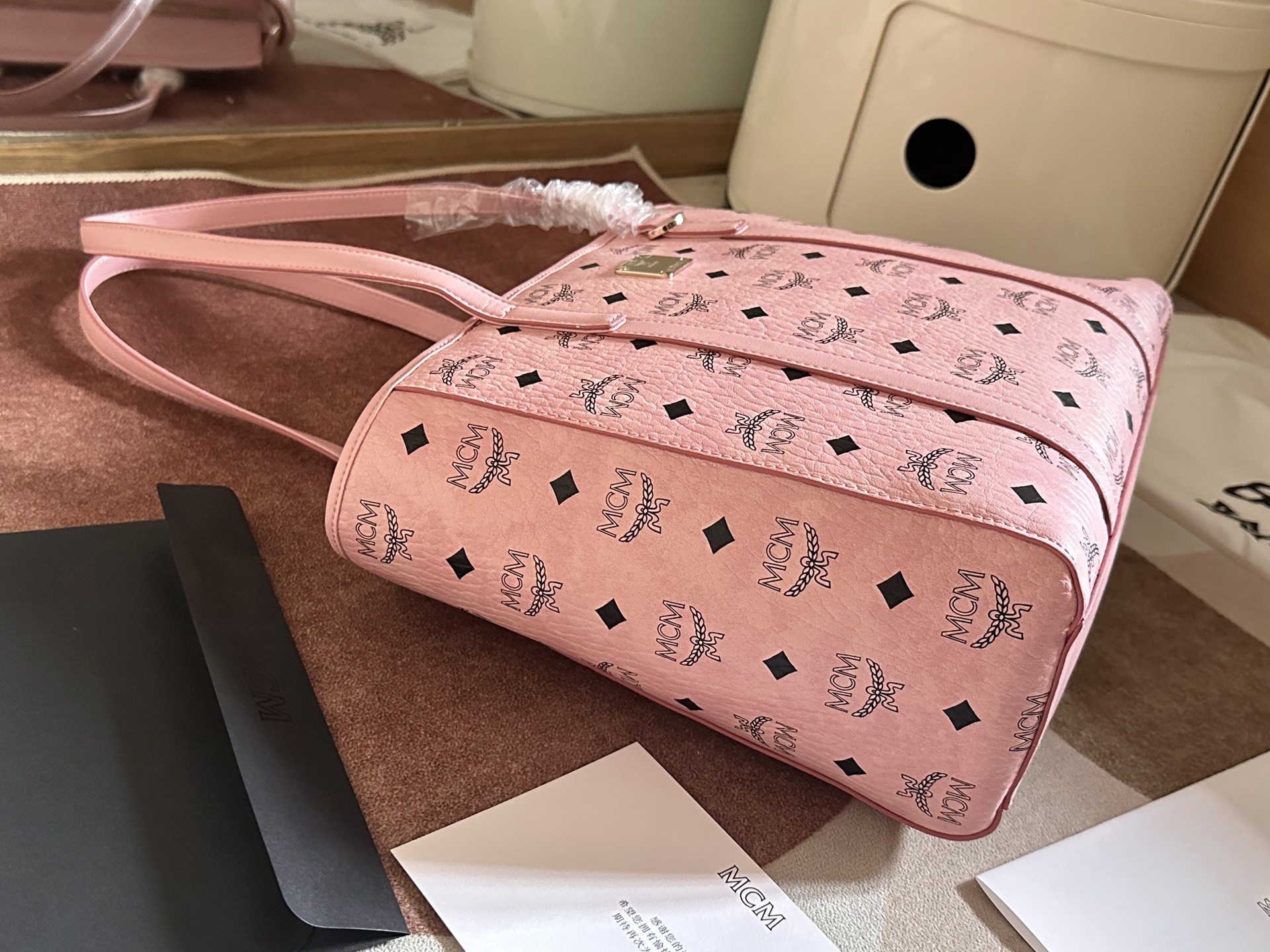 MCM ～ MCM 2025新品 TONI VISETOS顶部拉链购物袋