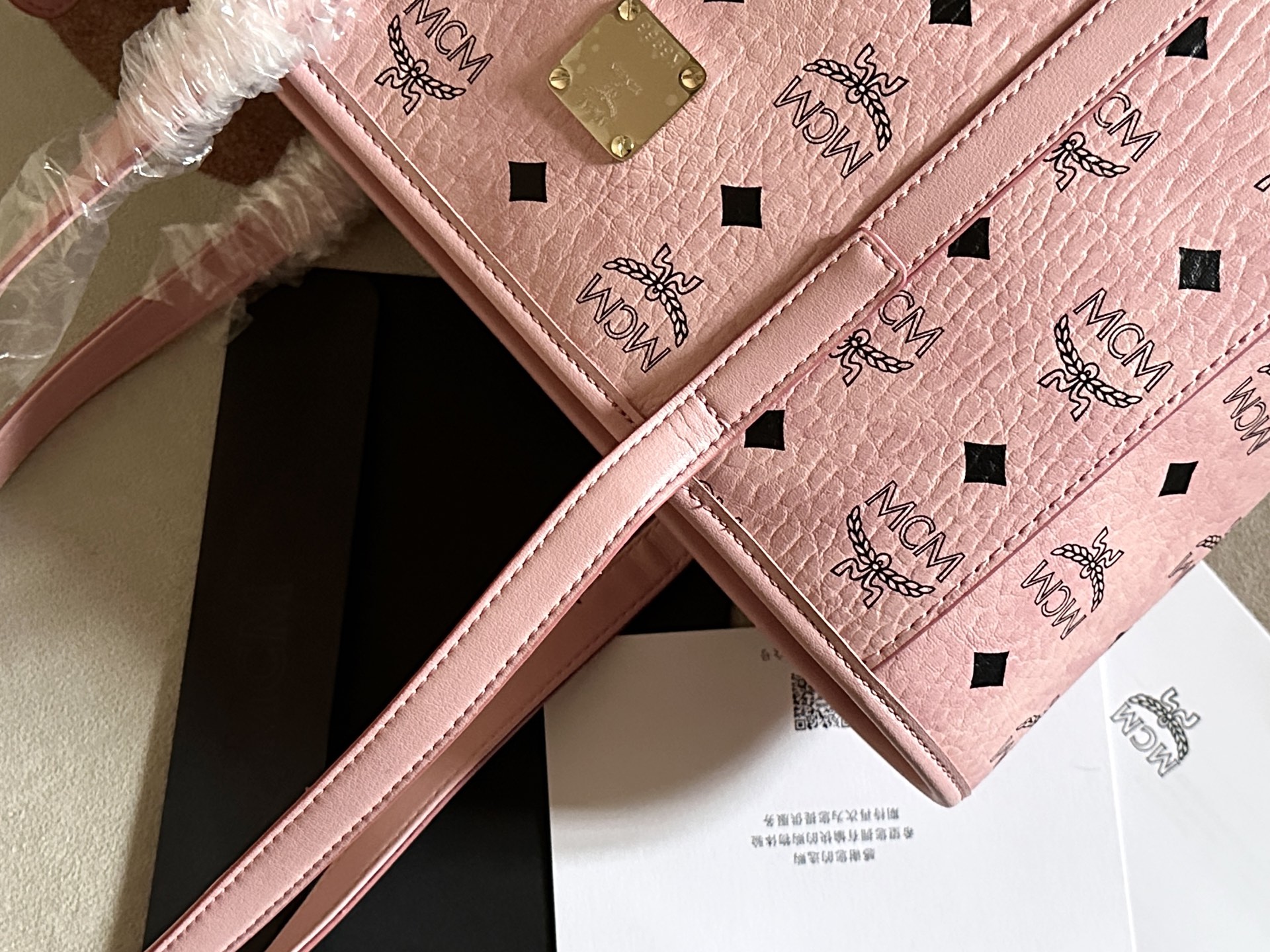 MCM ～ MCM 2025新品 TONI VISETOS顶部拉链购物袋