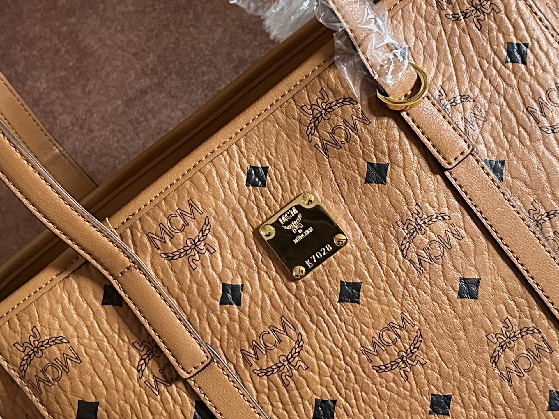 MCM ～ MCM 2025新品 TONI VISETOS顶部拉链购物袋