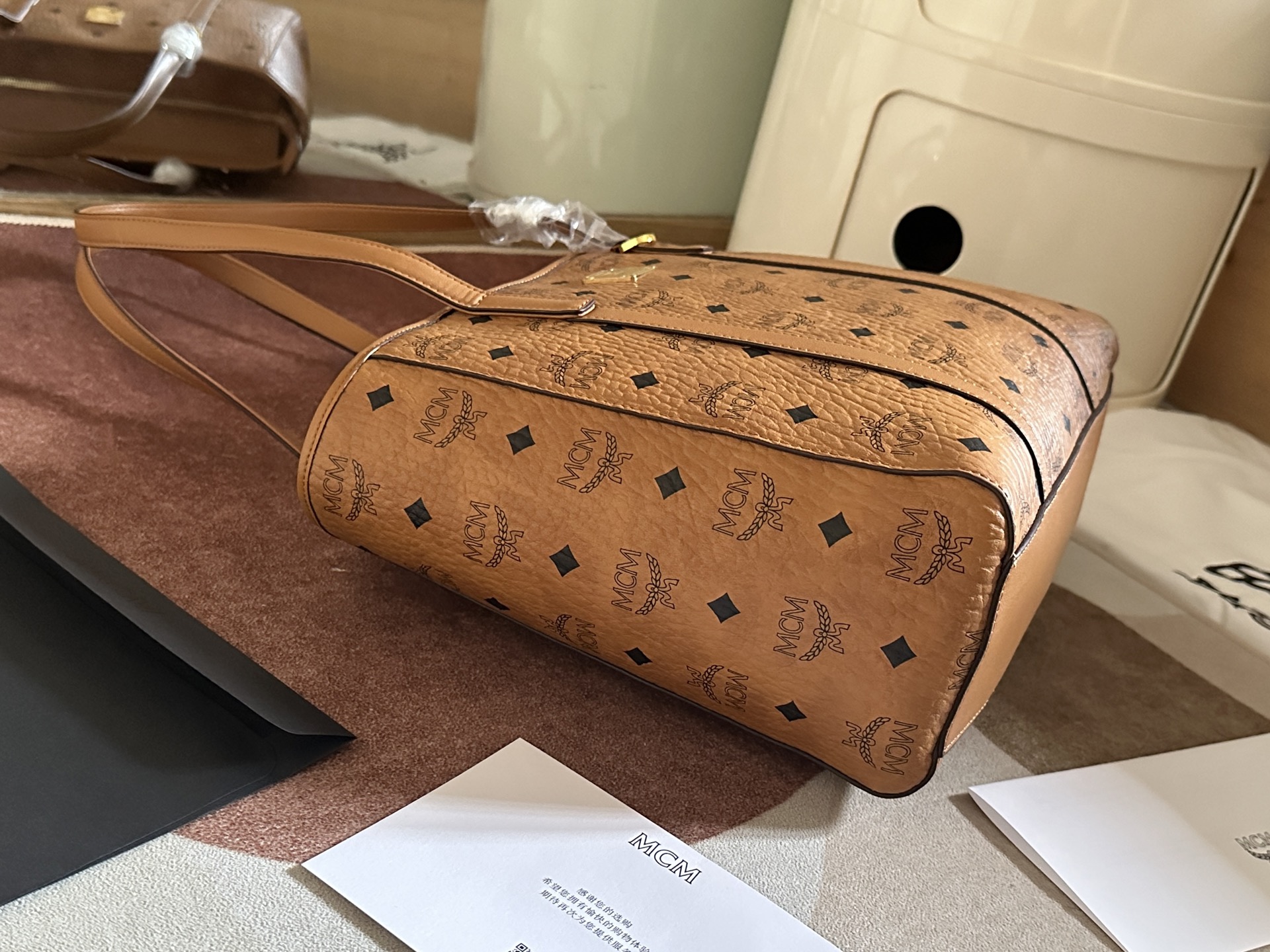 MCM ～ MCM 2025新品 TONI VISETOS顶部拉链购物袋