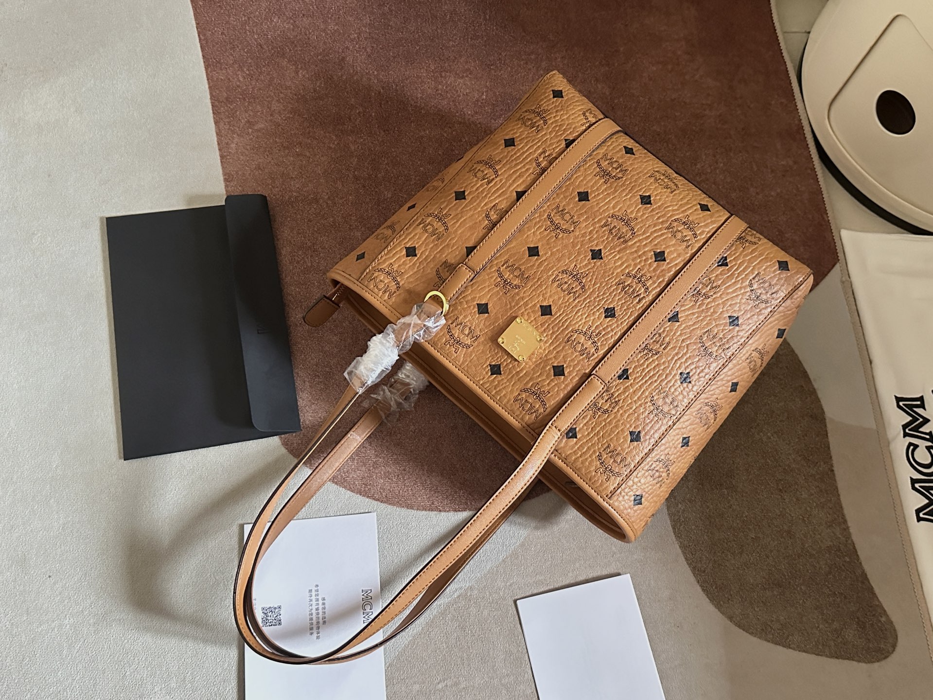 MCM ～ MCM 2025新品 TONI VISETOS顶部拉链购物袋