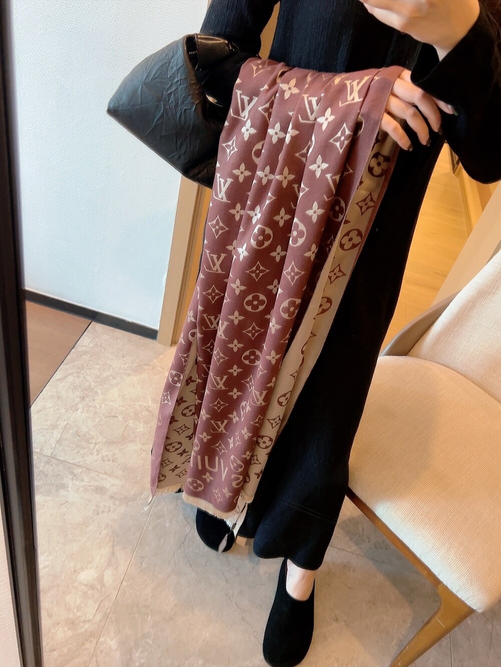 NO:163173,New autumn medium-thick new styles, thin and soft, never out of time, I bought the model that is good for goddess and daily life, and it is also very easy to match in daily life. The whole person looks so energetic, needless to say, the details can be seen clearly, and the high-standard quality three-color scarf size 65*180cm ordinary scarf, ordinary scarf19860909批秋季中厚新款 轻薄柔软永不过时,买到都说好女神及日常都非常好搭配的款平时穿搭也非常好搭配,整个人看起来都会神采奕奕好多不用多说,细节品质都看得清楚,绝对获赞的高规格品质三色巾尺寸65*180cm普通围巾,普通围巾,scarf