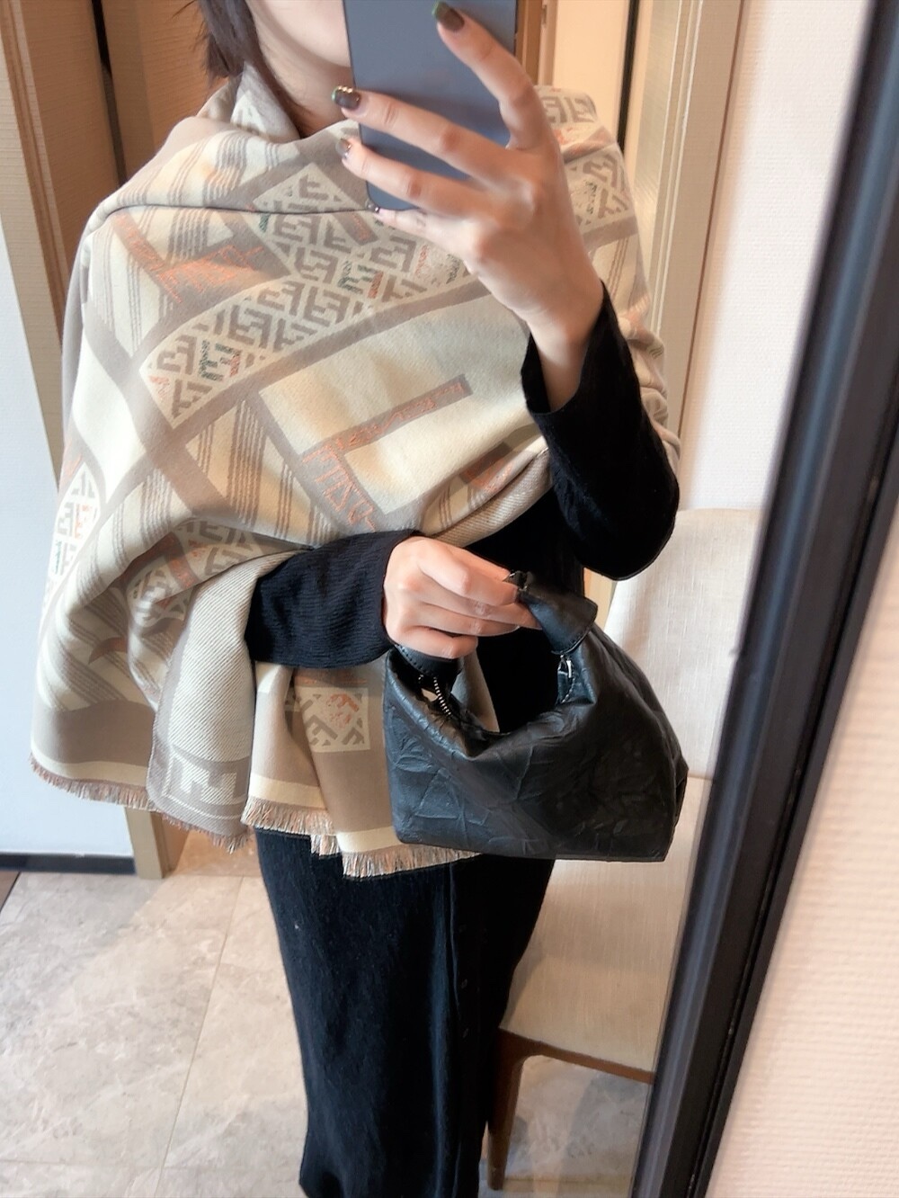 NO:163815,The new model is never out of date. When I buy it, I say that the goddess and daily life are very easy to match. I also look very energetic and needless to say, and the details can be seen clearly. The high-standard quality three-color scarf size 65*180cm ordinary scarf, ordinary scarf19860909新款永不过时,买到都说好女神及日常都非常好搭配的款平时穿搭也非常好搭配,整个人看起来都会神采奕奕好多不用多说,细节品质都看得清楚,绝对获赞的高规格品质三色巾尺寸65*180cm普通围巾,普通围巾,scarf