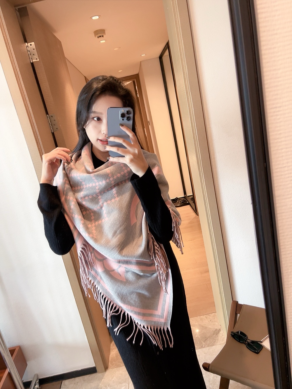 NO:163665,The new model is never out of date. When I buy it, the model that is very good for goddess and daily life is very easy to match. I look very energetic and needless to say, the details can be seen clearly. The high-standard quality size 65*180cm ordinary scarf, ordinary scarf19860909批新款永不过时,买到都说好女神及日常都非常好搭配的款平时穿搭也非常好搭配,整个人看起来都会神采奕奕好多不用多说,细节品质都看得清楚,绝对获赞的高规格品质尺寸65*180cm普通围巾,普通围巾,scarf