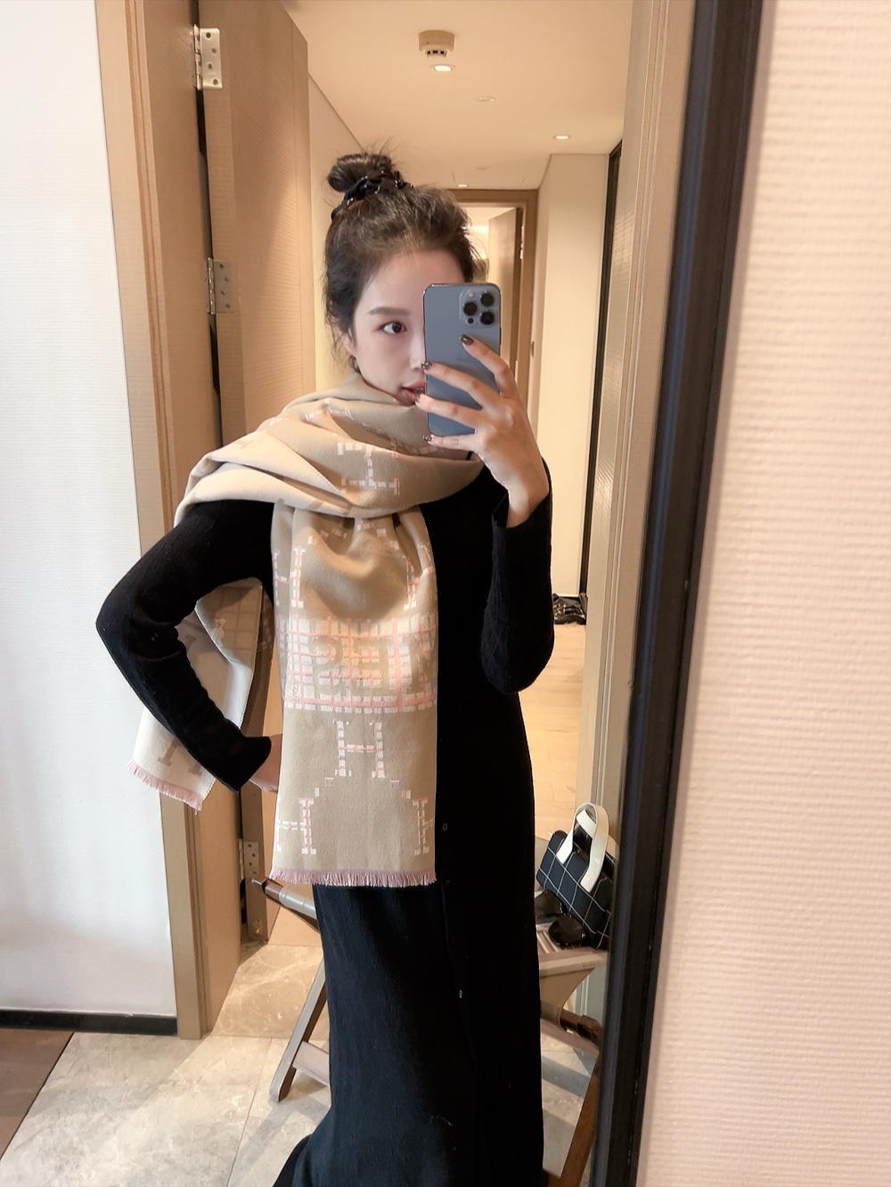 NO:163199,The new model is never out of date. When I buy it, the model that is very good for goddess and daily life is very easy to match. I look very energetic and needless to say, and the details can be seen clearly. The high-standard quality size 65*180cm ordinary scarf, ordinary scarf19860909批 新款永不过时,买到都说好女神及日常都非常好搭配的款平时穿搭也非常好搭配,整个人看起来都会神采奕奕好多不用多说,细节品质都看得清楚,绝对获赞的高规格品质尺寸65*180cm普通围巾,普通围巾,scarf