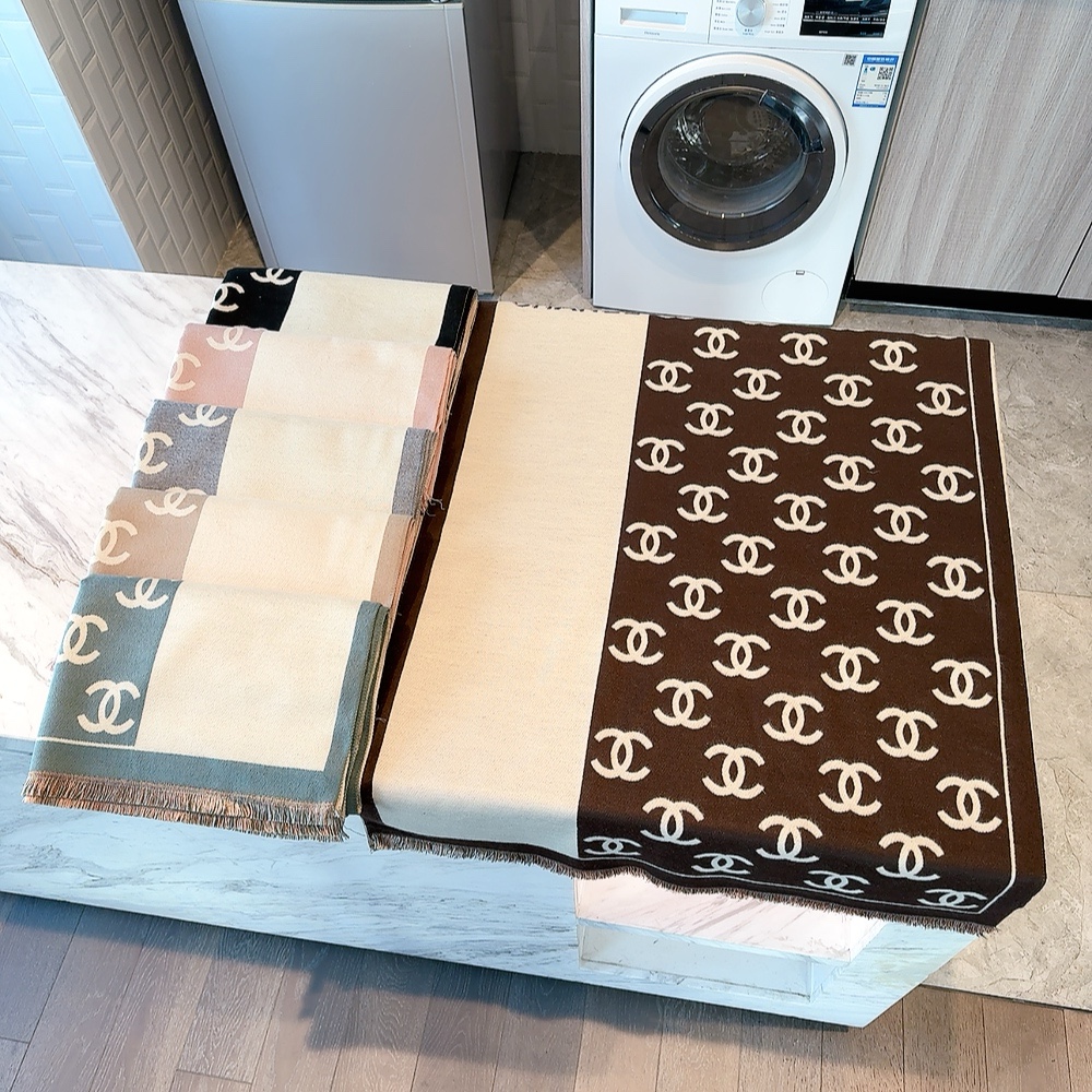 NO:163821,The new model is never out of date. When I buy it, the model that is very good for goddess and daily life is very easy to match. I look very energetic and needless to say, the details can be seen clearly. The high-standard quality size 65*180cm ordinary scarf, ordinary scarf19860909批新款永不过时,买到都说好女神及日常都非常好搭配的款平时穿搭也非常好搭配,整个人看起来都会神采奕奕好多不用多说,细节品质都看得清楚,绝对获赞的高规格品质尺寸65*180cm普通围巾,普通围巾,scarf