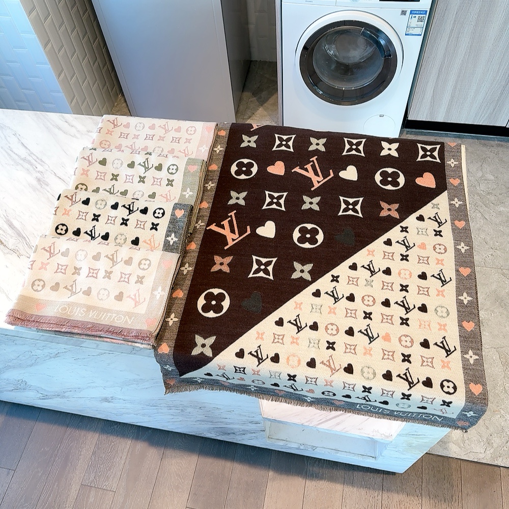 NO:163489,Recommended VIPs, you must start quickly [High-end, love, women's beauty, very few goods, you can use true and beautiful things all seasons to make people very, very attractive. The upper body effect is simply beautiful. The quality is perfect. The whole scarf gives people a big brand aura and is very exquisite and beautiful. It is definitely worth buying a new model. Once you get the real thing, you will be glad that you are a beautiful product for women. It is worth evaluating the perfect temperament and taste. Ditails' first choice VIPs are on 65×180cm, wool ordinary scarf, ordinary scarf19860909抢VIP推荐 下手一定要快【高端 大爱 女人尤物 货极少 四季都可以用真心美的让人非常非常心动 上身效果简直美翻了 品质非常完美 整个围巾给人大牌气场的同时又非常精致秀丽绝对值得入手的新款 实物一拿到就会庆幸自己是女人的绝美好货 值得品鉴完美气质品味Ditails首选VIP们 上65×180cm,羊毛普通围巾,普通围巾,scarf