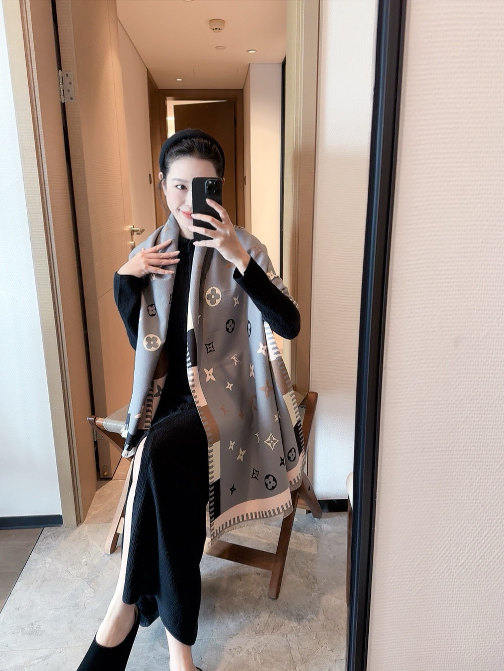 NO:163270,The new model is never out of date. When I buy it, the model that is very good for goddess and daily life is very easy to match. I look very energetic and needless to say, the details can be seen clearly. The high-standard quality size 65*180cm ordinary scarf, ordinary scarf19860909批新款永不过时,买到都说好女神及日常都非常好搭配的款平时穿搭也非常好搭配,整个人看起来都会神采奕奕好多不用多说,细节品质都看得清楚,绝对获赞的高规格品质尺寸65*180cm普通围巾,普通围巾,scarf