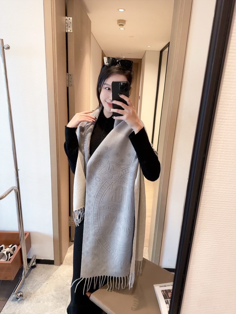 NO:163273,New embossing technology is never out of date. I bought the model that is good for goddess and everyday, and it is very easy to match. I look so energetic and needless to say, and the details can be seen clearly. The high-standard quality size 65*180cm ordinary scarf, ordinary scarf19860909批新款压花工艺 永不过时,买到都说好女神及日常都非常好搭配的款平时穿搭也非常好搭配,整个人看起来都会神采奕奕好多不用多说,细节品质都看得清楚,绝对获赞的高规格品质尺寸65*180cm普通围巾,普通围巾,scarf