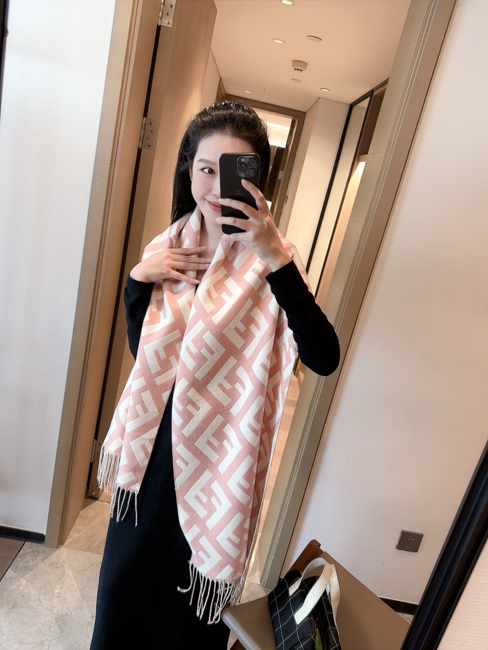 NO:163336,The new model is never out of date. When I buy it, the model that is very good for goddess and daily life is very easy to match. I look very energetic and needless to say, the details can be seen clearly. The high-standard quality size 50180cm ordinary scarf, ordinary scarf19860909批新款永不过时,买到都说好女神及日常都非常好搭配的款平时穿搭也非常好搭配,整个人看起来都会神采奕奕好多不用多说,细节品质都看得清楚,绝对获赞的高规格品质尺寸50180cm普通围巾,普通围巾,scarf