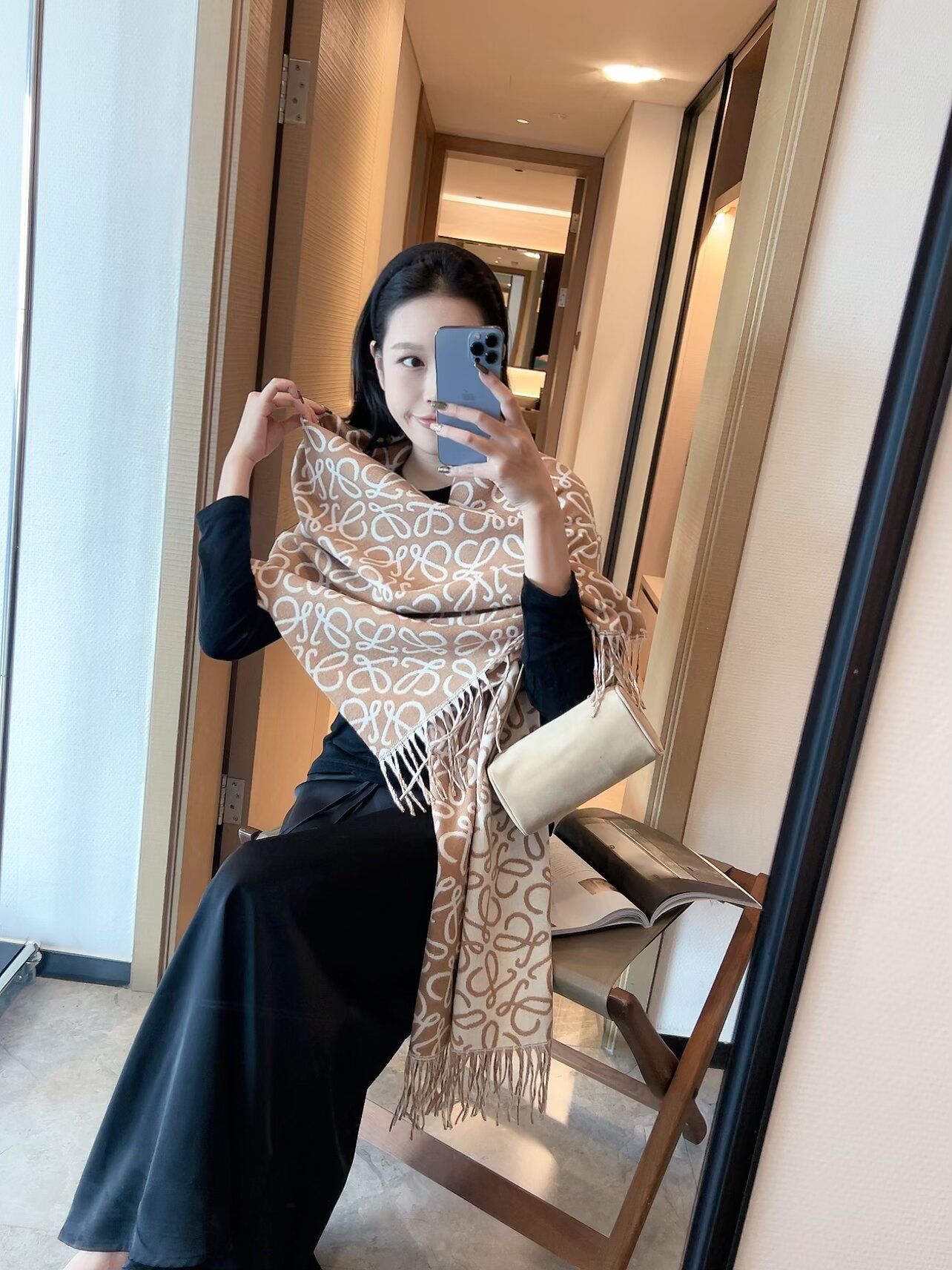 LOEWE 羊毛提花毛毯披肩 - Khaki Green, 大ロゴデザイン