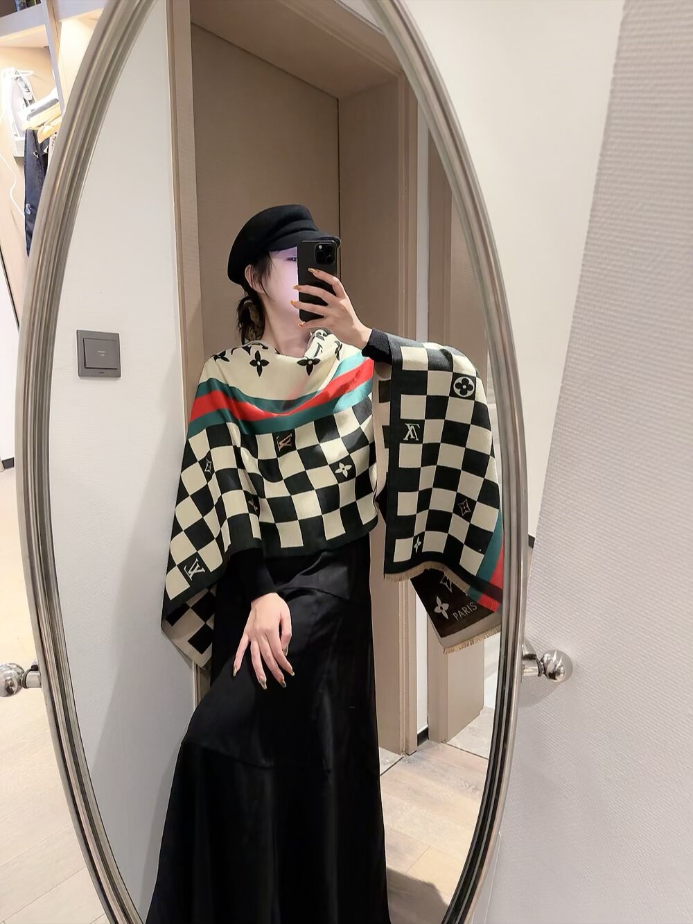 NO:662990,Batch (LV Louis Vuitton) grab VIP recommendation, be sure to get started quickly [high-end love pure cashmere, baby touch is comfortable, it is a woman's beauty, very few goods can be used in all seasons, it is really beautiful and makes people very, very excited. The upper body effect is simply beautiful, the quality is perfect. The whole scarf gives a big-name aura and is very delicate and beautiful. It is definitely a new style worth buying. Once you get the real thing, you will be glad that you are a woman. It is worth appreciating the perfect temperament and taste. Ditails are the first choice for VIPs.  Upper size 18065cm, 70 cashmere silk ordinary scarf, ordinary scarf, louis vuitton, louis vuitton, real silk19860909批（LV 路易威登）抢VIP推荐 下手一定要快【高端 大爱 纯羊绒 婴儿触感舒服到飞女人尤物 货极少 四季都可以用真心美的让人非常非常心动 上身效果简直美翻了 品质非常完美 整个围巾给人大牌气场的同时又非常精致秀丽绝对值得入手的新款 实物一拿到就会庆幸自己是女人的绝美好货 值得品鉴完美气质品味Ditails首选VIP们 上尺寸18065cm,70羊绒真丝普通围巾,普通围巾,louis vuitton,louis vuitton,real silk,scarf