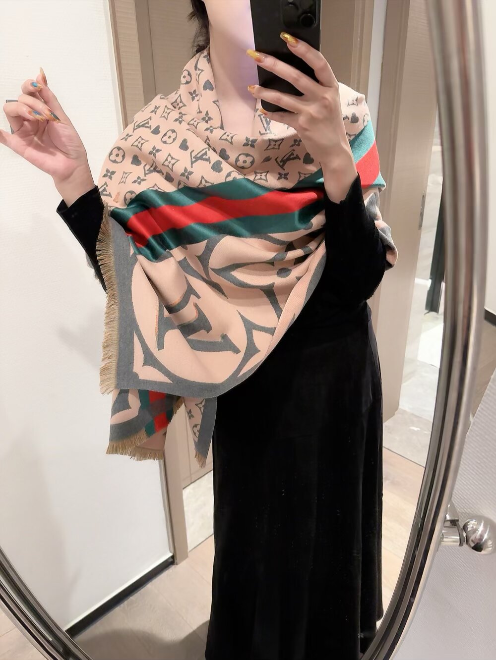 NO:603190,Batch Louis Vuitton channel exclusive large donkey counter style double-sided hot style double-sided lambswool dual-use scarf for women ◎Features: channel exclusive large donkey special season long queues for pre-ordered goods at the counter. It has a great name 'Bright Starry Sky LV' This year's best-looking and most cheating shawl hot style for celebrity upper body winter high-end selection  ◎Specifications: 60*190 ordinary scarf, ordinary scarf, louis vuitton, louis vuitton, louis vuitton, shawls19860909批 Louis Vuitton 渠道独家特供大驴专柜款满天星当季双面热款女羔绒两用围巾 ◎特点:渠道独家特供的大驴 专柜当季排长队预定的牛货 起了一个巨好听的名字“璀璨星空lv” 本年度最好看最流弊的披肩 明星上身热款 冬季高端甄选 ◎规格:60*190普通围巾,普通围巾,louis vuitton,louis vuitton,louis vuitton,shawls,scarf