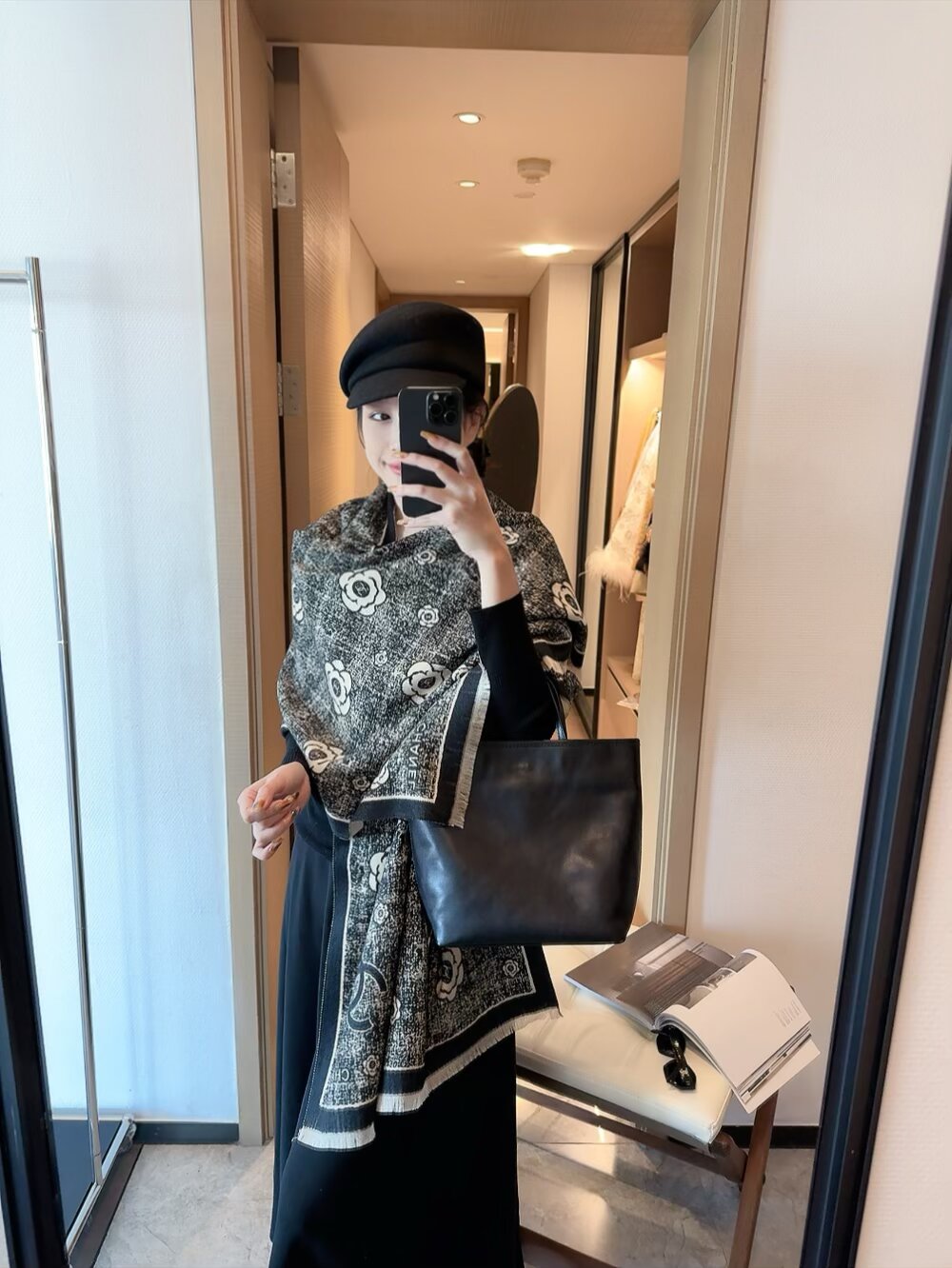 NO:603315,Batch CHANEL Cashmere Long Scarf [New Long Scarf] Highly recommended heavyweight imported pure cashmere scarf, the best cashmere fiber, without a trace of color, the best of real luxury goods, the texture is more luxurious, the feel is great, the texture and quality do not want to describe more. I just want to say that you are lucky to encounter it. Size 65*200cm, selected pure cashmere ordinary scarf, ordinary scarf, chanel19860909批 CHANEL羊绒长巾【新款长巾】极力推荐款重磅进口纯羊绒围巾,最好的羊绒纤维,没有一丝杂色,真正的奢侈品中的极品,质感显得更加奢华,手感棒极了质感品质不想多做描述 只想说,能遇到就是幸运尺寸65*200cm,精选纯羊绒普通围巾,普通围巾,chanel,scarf