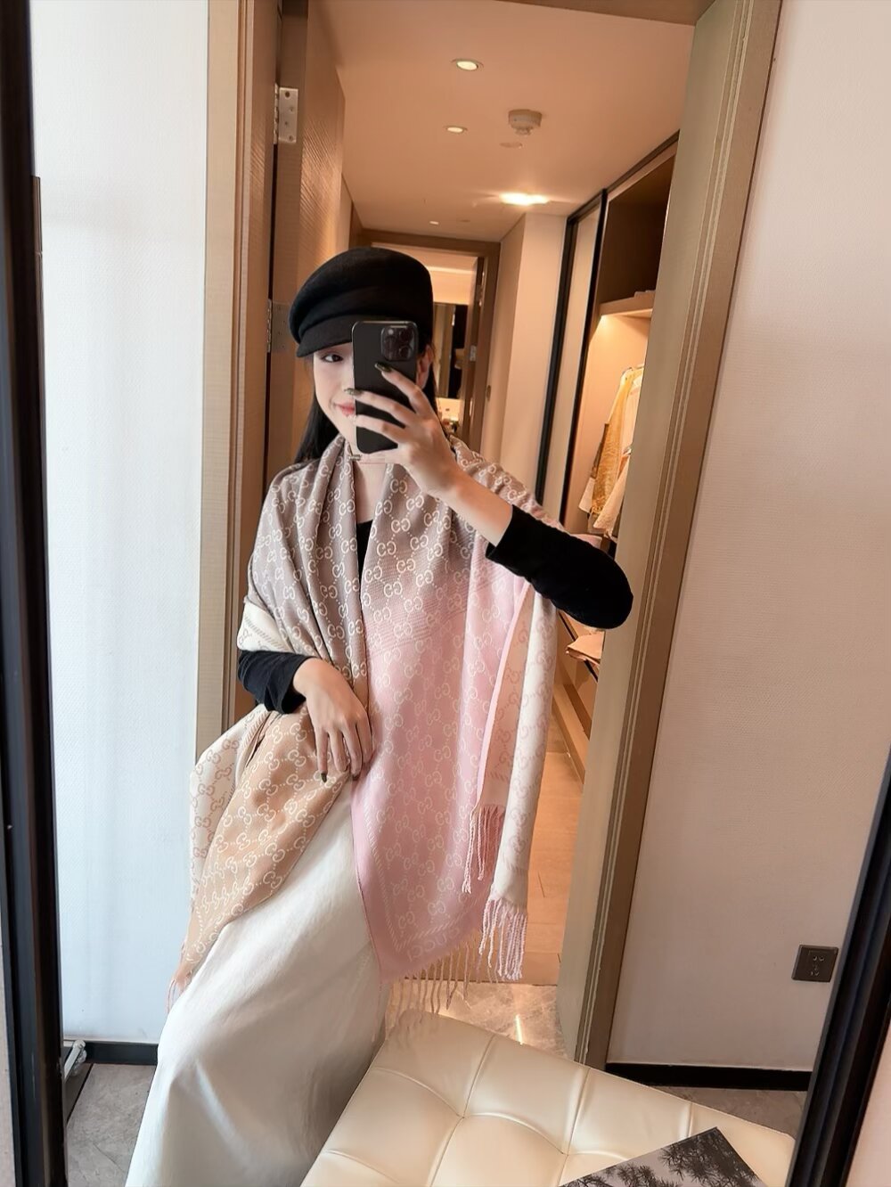 双G字母交织図案のエレガントなショール - 洗練されたデザインと高品質素材