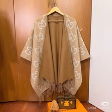 便宜版本🆕 原单代工厂出品,大G斗篷,这是一款苏格兰风格-双面重工超级保暖的大披肩+衣服+毯子多功能⚠️ 本来订制出口单 便宜版本🆕 原单代工厂出品,大G斗篷,这是一款苏格兰风格-双面重工超级保暖的大披肩+衣服+毯子多功能⚠️ 本来订制出口单