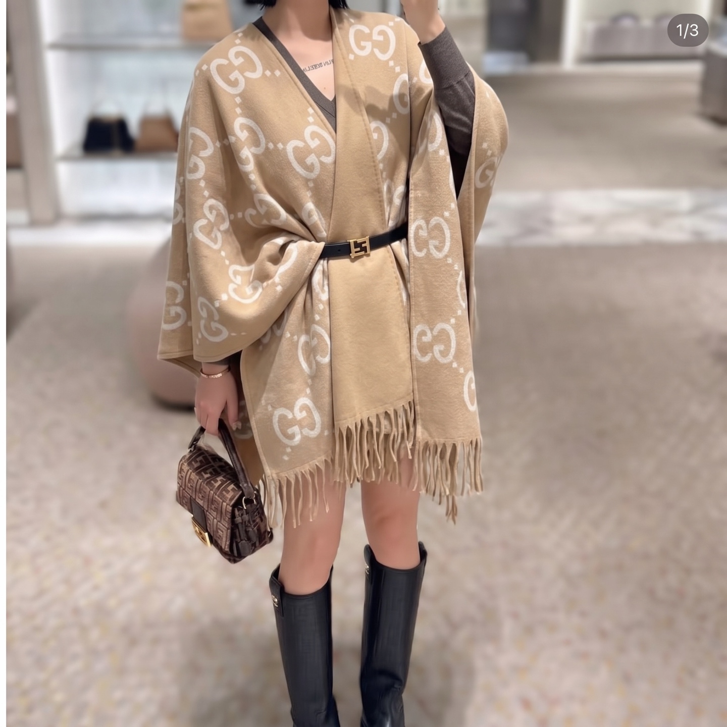 便宜版本🆕 原单代工厂出品,大G斗篷,这是一款苏格兰风格-双面重工超级保暖的大披肩+衣服+毯子多功能⚠️ 本来订制出口单 便宜版本🆕 原单代工厂出品,大G斗篷,这是一款苏格兰风格-双面重工超级保暖的大披肩+衣服+毯子多功能⚠️ 本来订制出口单