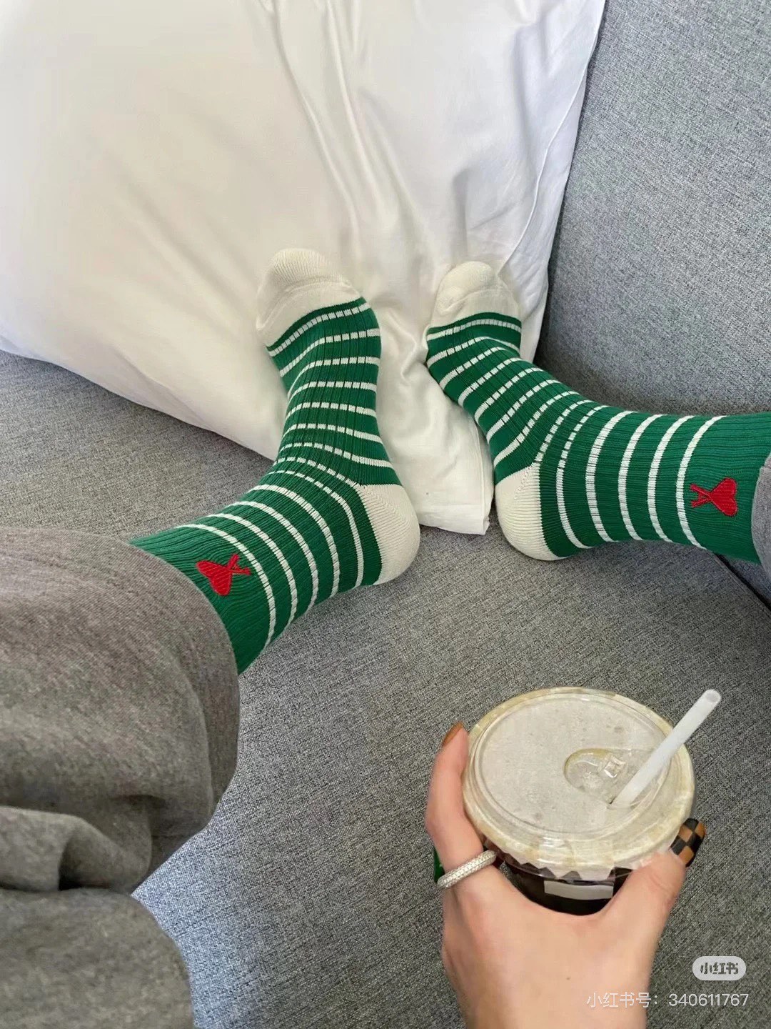 Striped designer socks for Autumn/Winter, rendered in a subdued color - Comprehensive 6