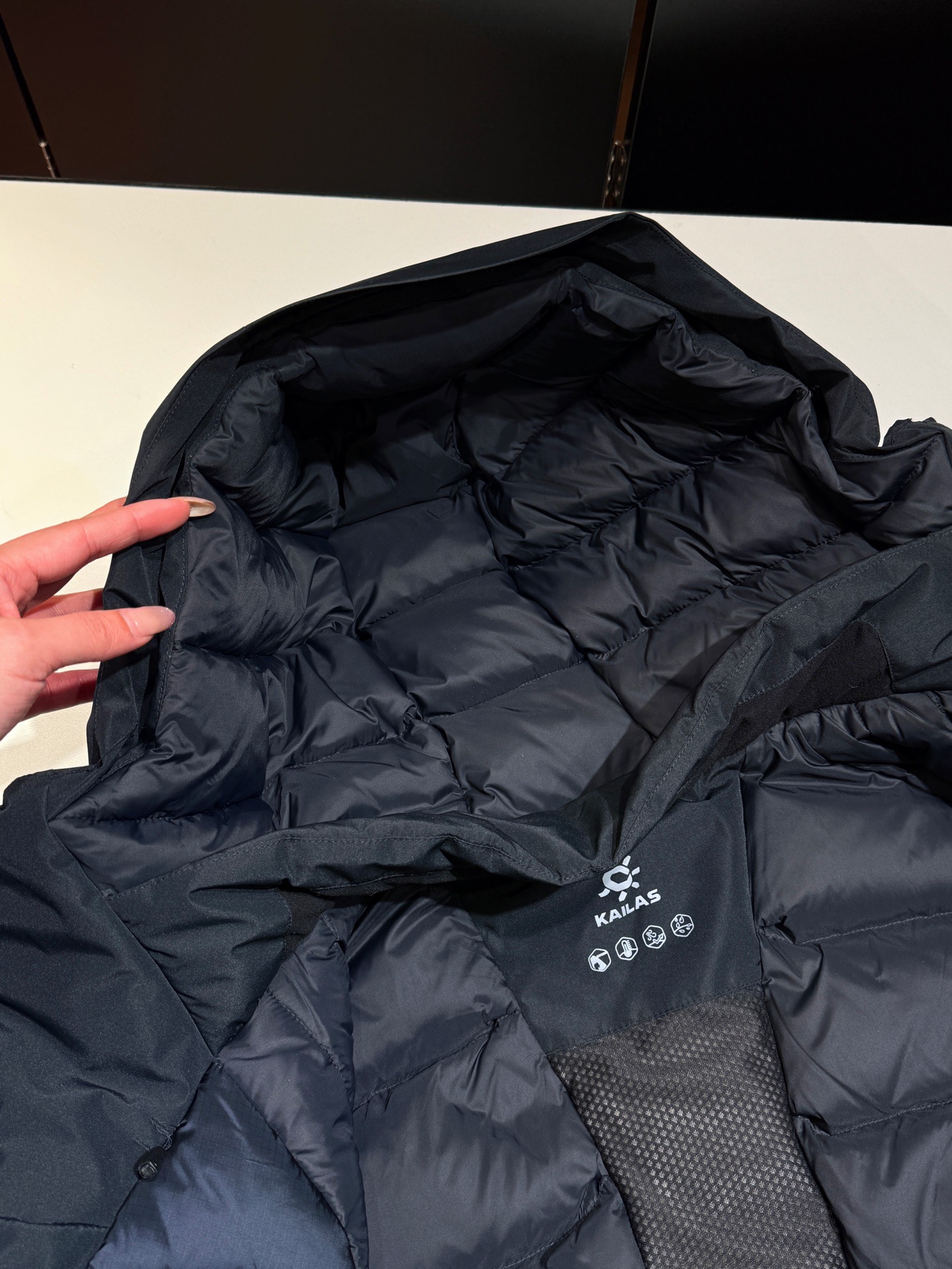 博柏利 Burberry 高定典藏名品高定成衣时装外套连衣裙衬衫T恤 #CE7DD5C5 4