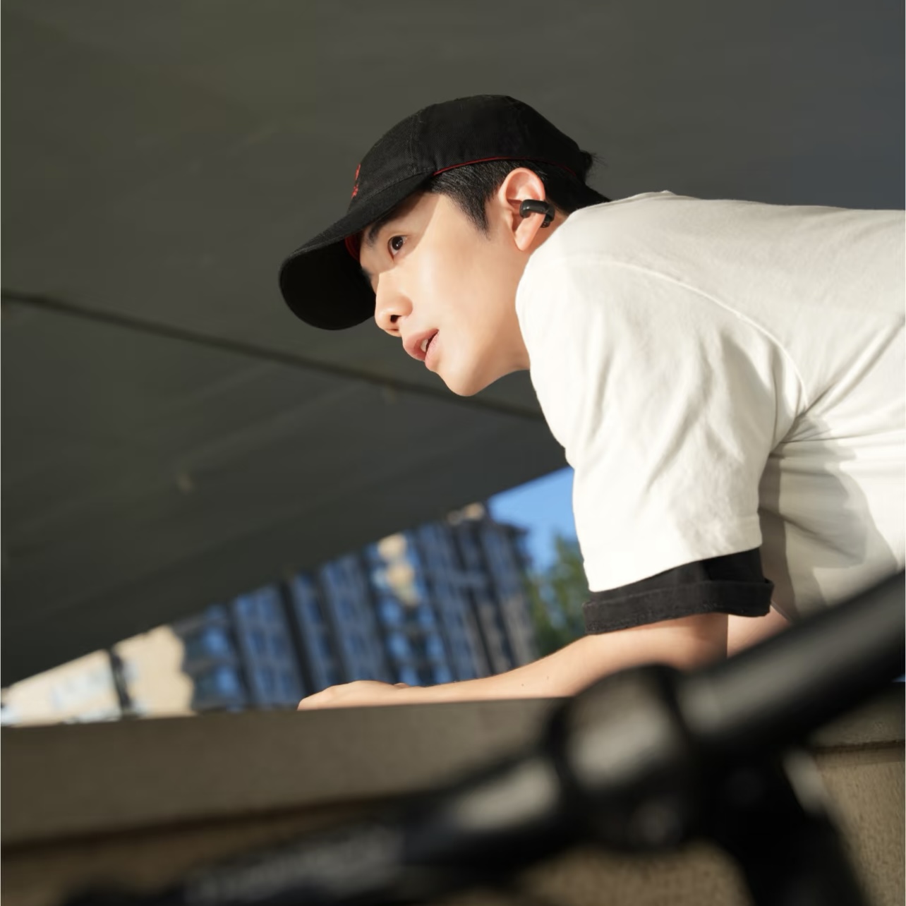 Mr. Zhu Yilong has a high level of appearance, and metal black is simply - Comprehensive 7