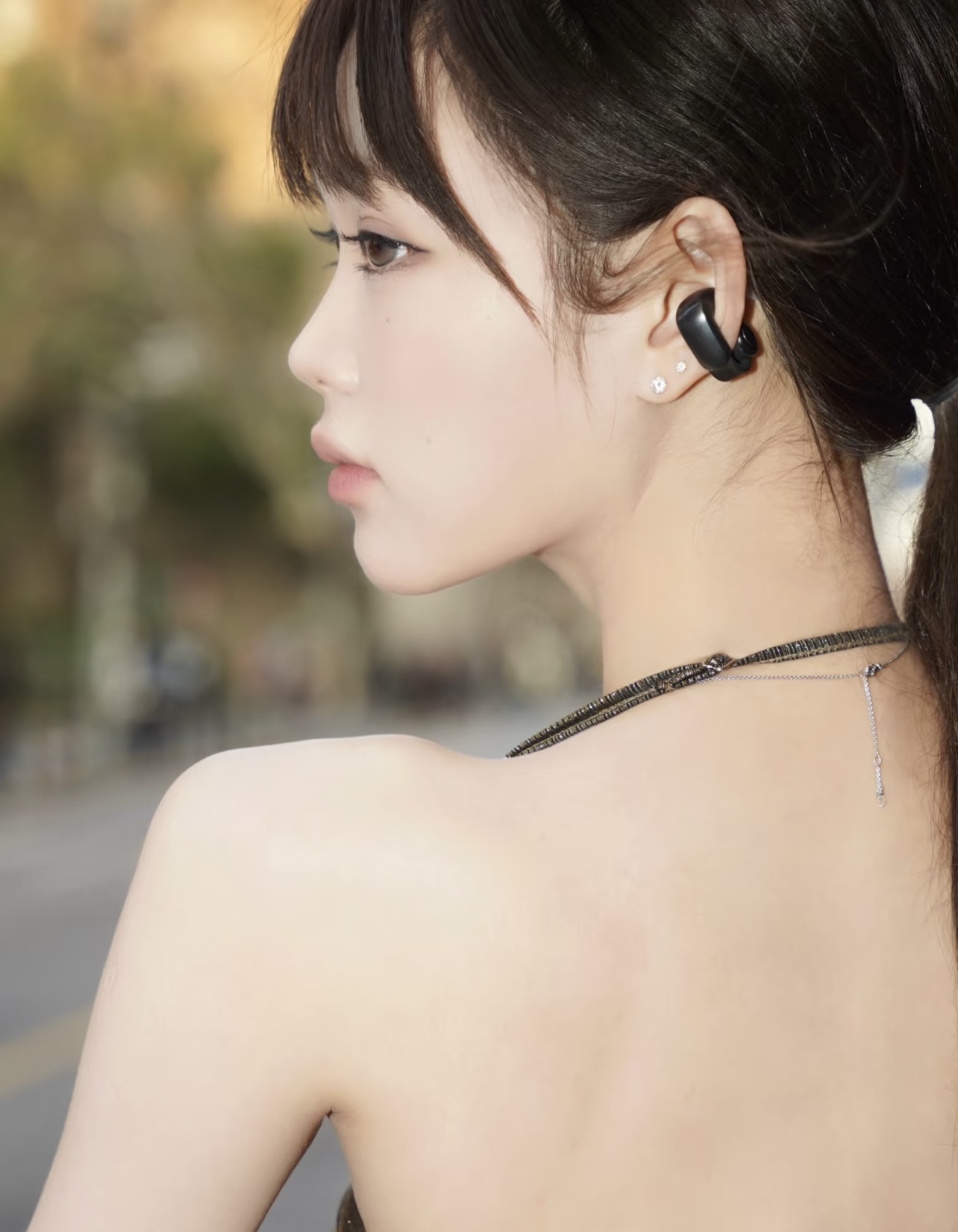 Mr. Zhu Yilong has a high level of appearance, and metal black is simply - Comprehensive 5