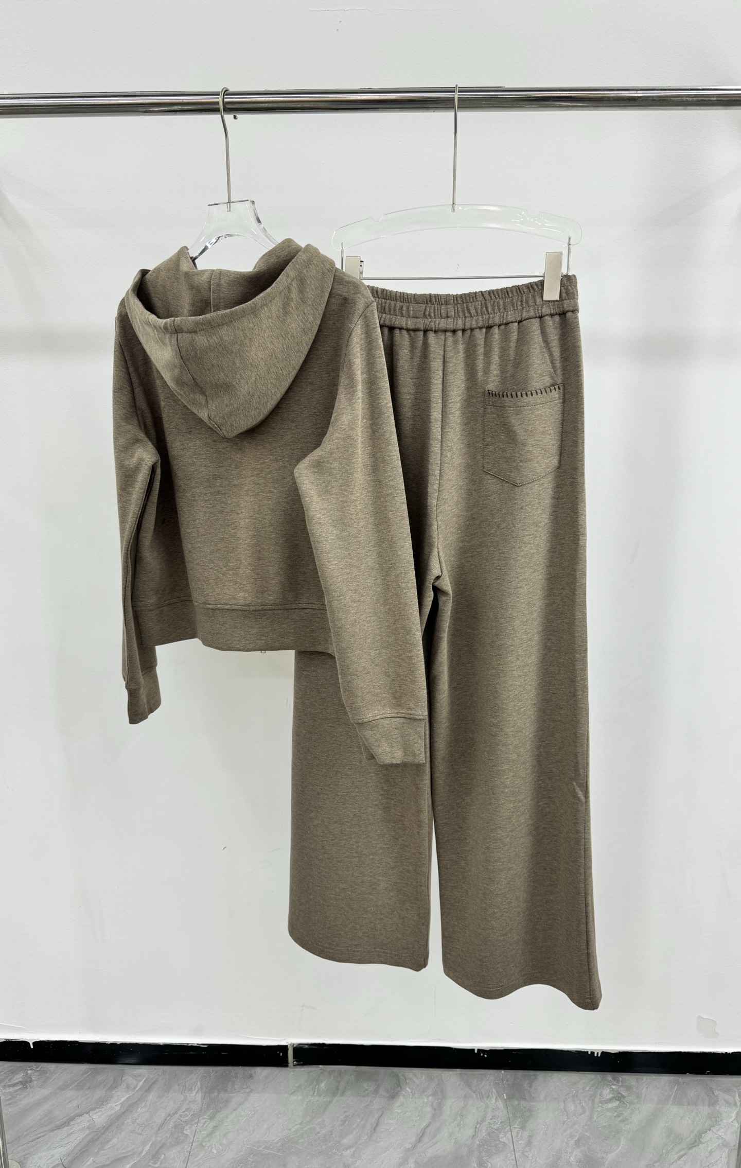 Two-Piece Cotton Blend Sweatsuit: Color Block Hoodie & Wide Leg Pants Set 7 i1757582161155 1642 0 5