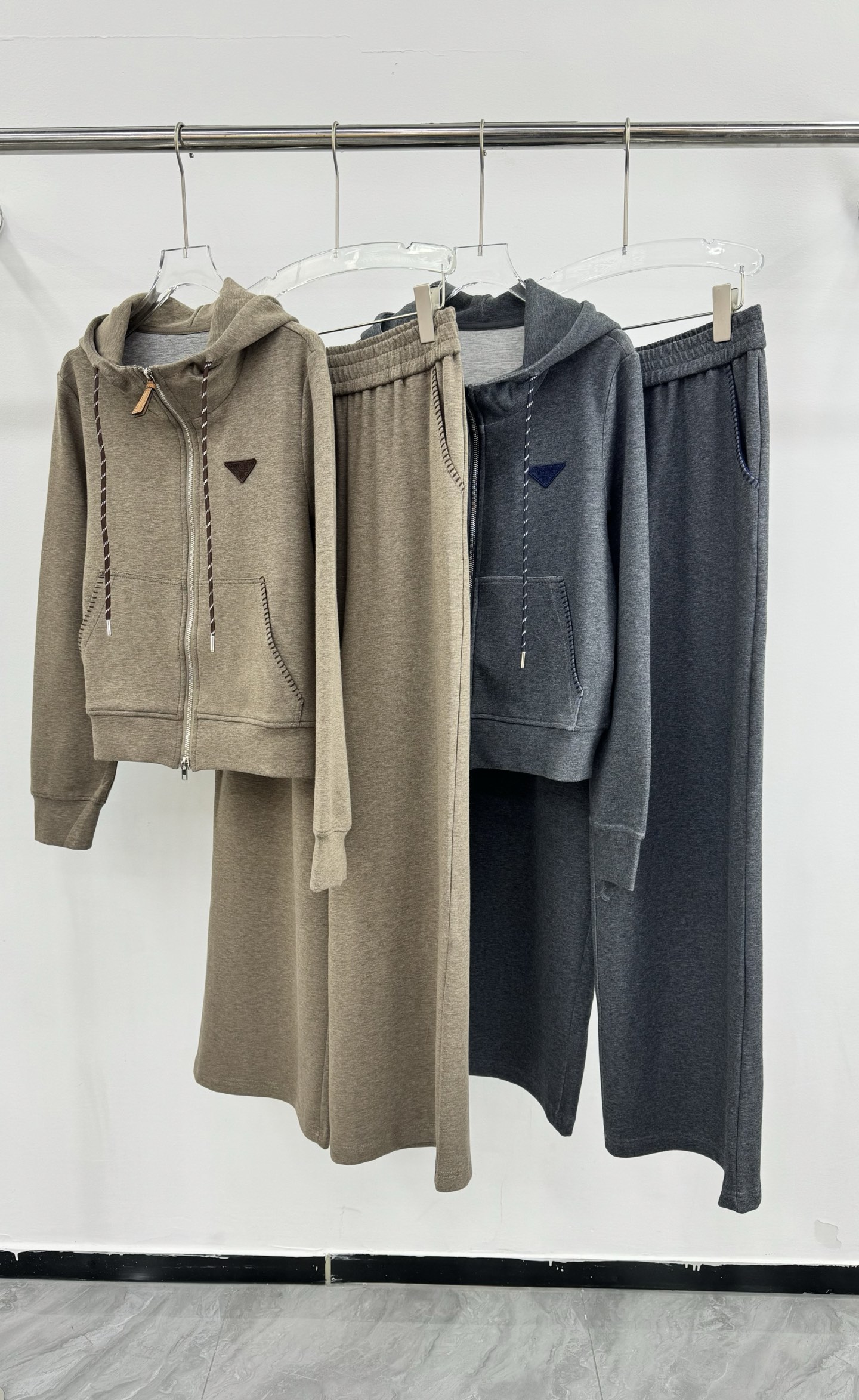 Two-Piece Cotton Blend Sweatsuit: Color Block Hoodie & Wide Leg Pants Set 3 i1757582164764 2308 0 1