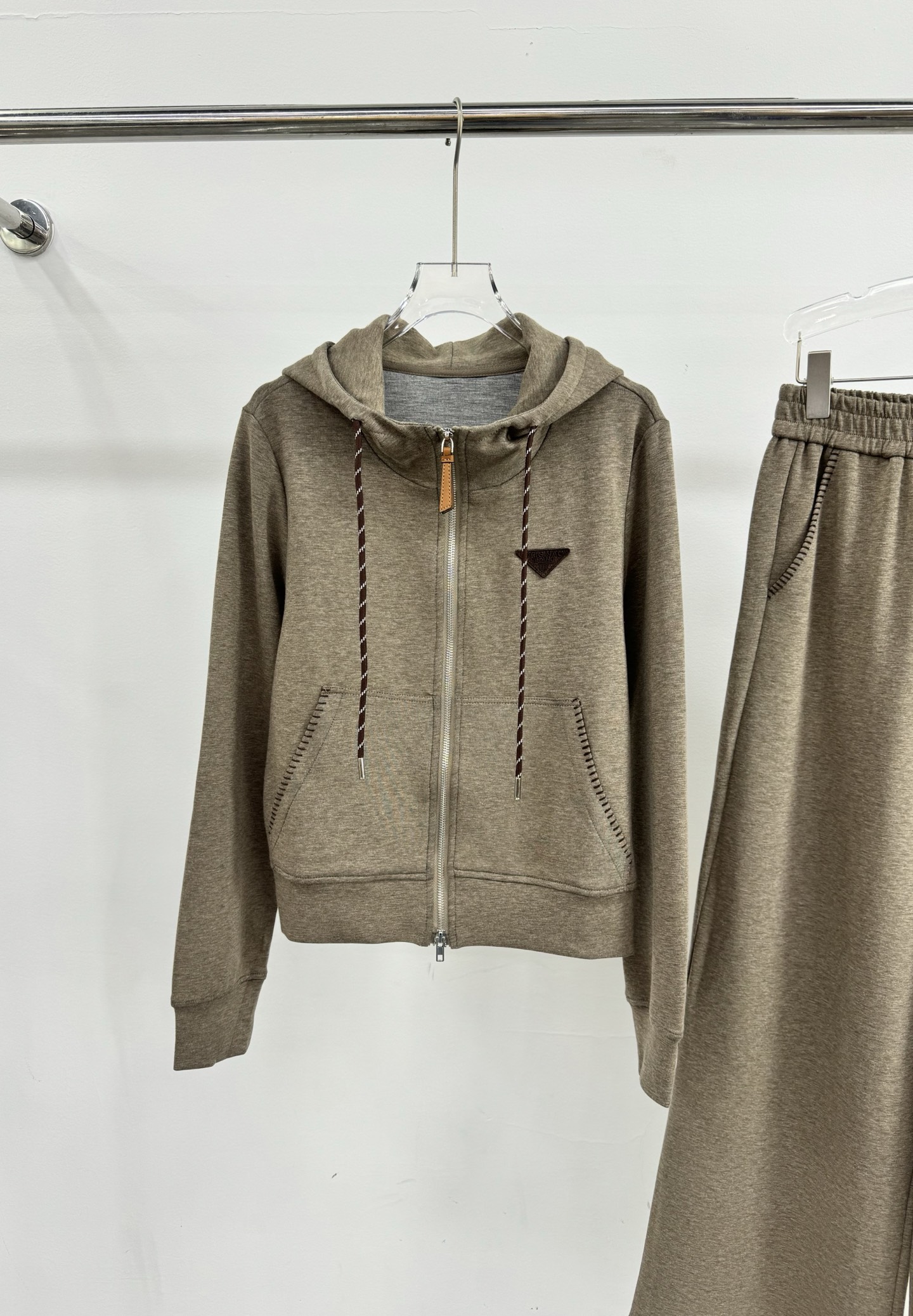 Two-Piece Cotton Blend Sweatsuit: Color Block Hoodie & Wide Leg Pants Set 8 i1757582164792 252 0 6