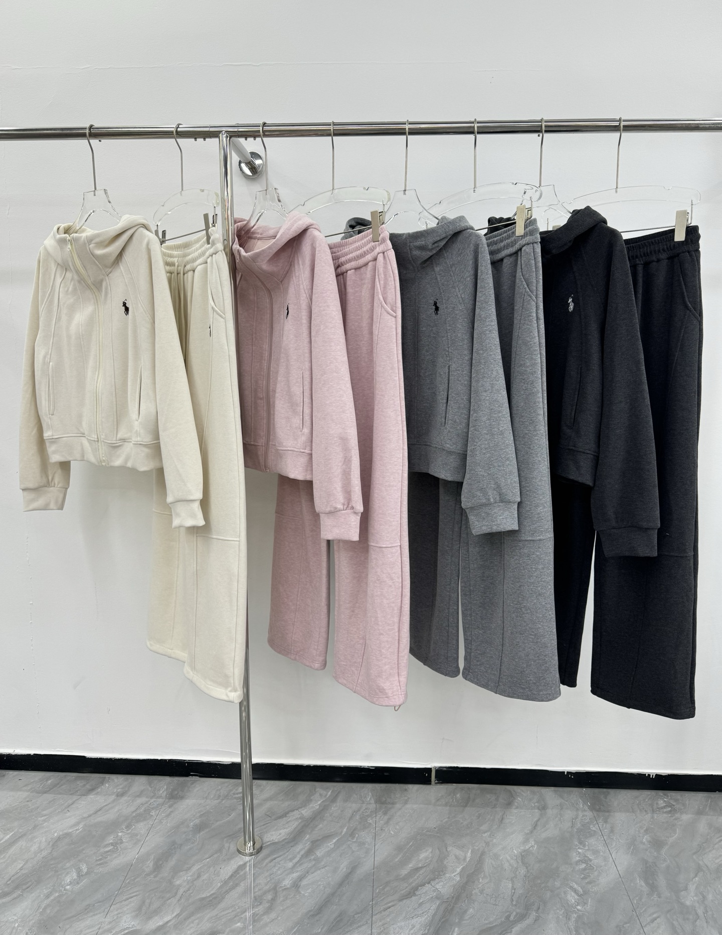 Polo Ralph Lauren Cotton Blend Set: Cropped Hoodie & Wide Leg Sweatpants 3 i1758793085498 2755 0 1