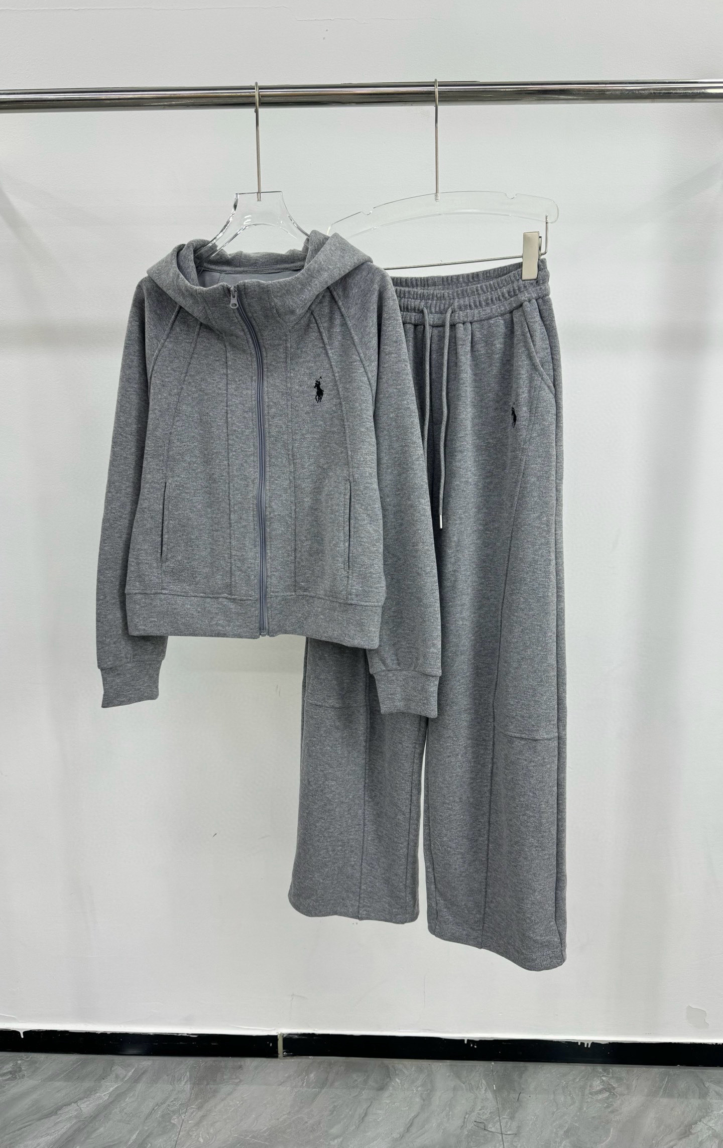 Polo Ralph Lauren Cotton Blend Set: Cropped Hoodie & Wide Leg Sweatpants 5 i1758793086615 8452 0 3