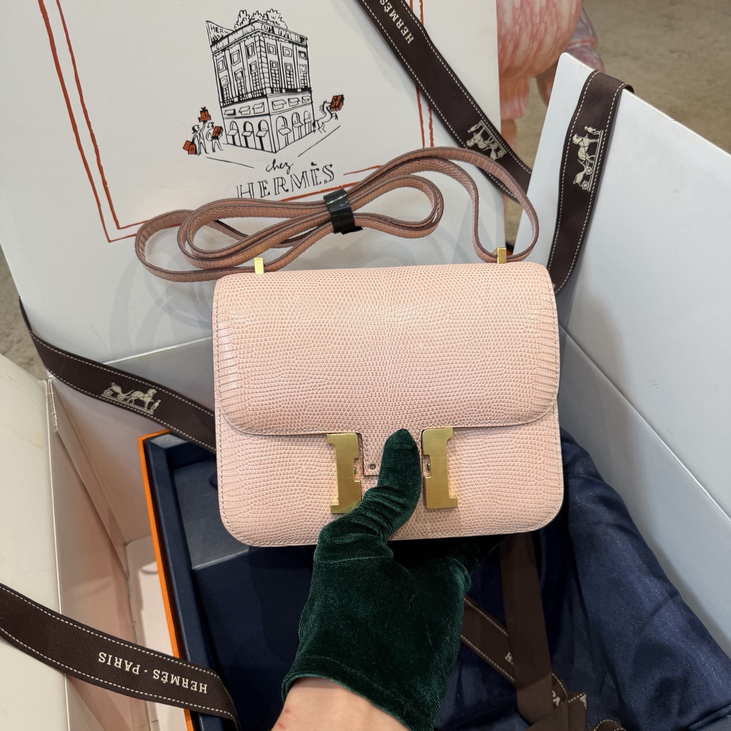 Hermes Constance 19 Pink lizard 19cm shoulder everyday